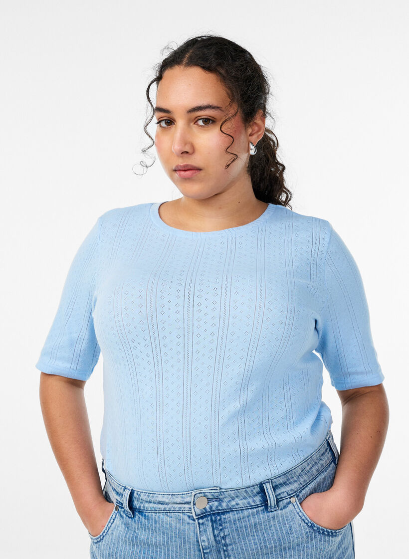 T-shirt van katoen met gaatjesborduursel, Blauw, Model image number 0