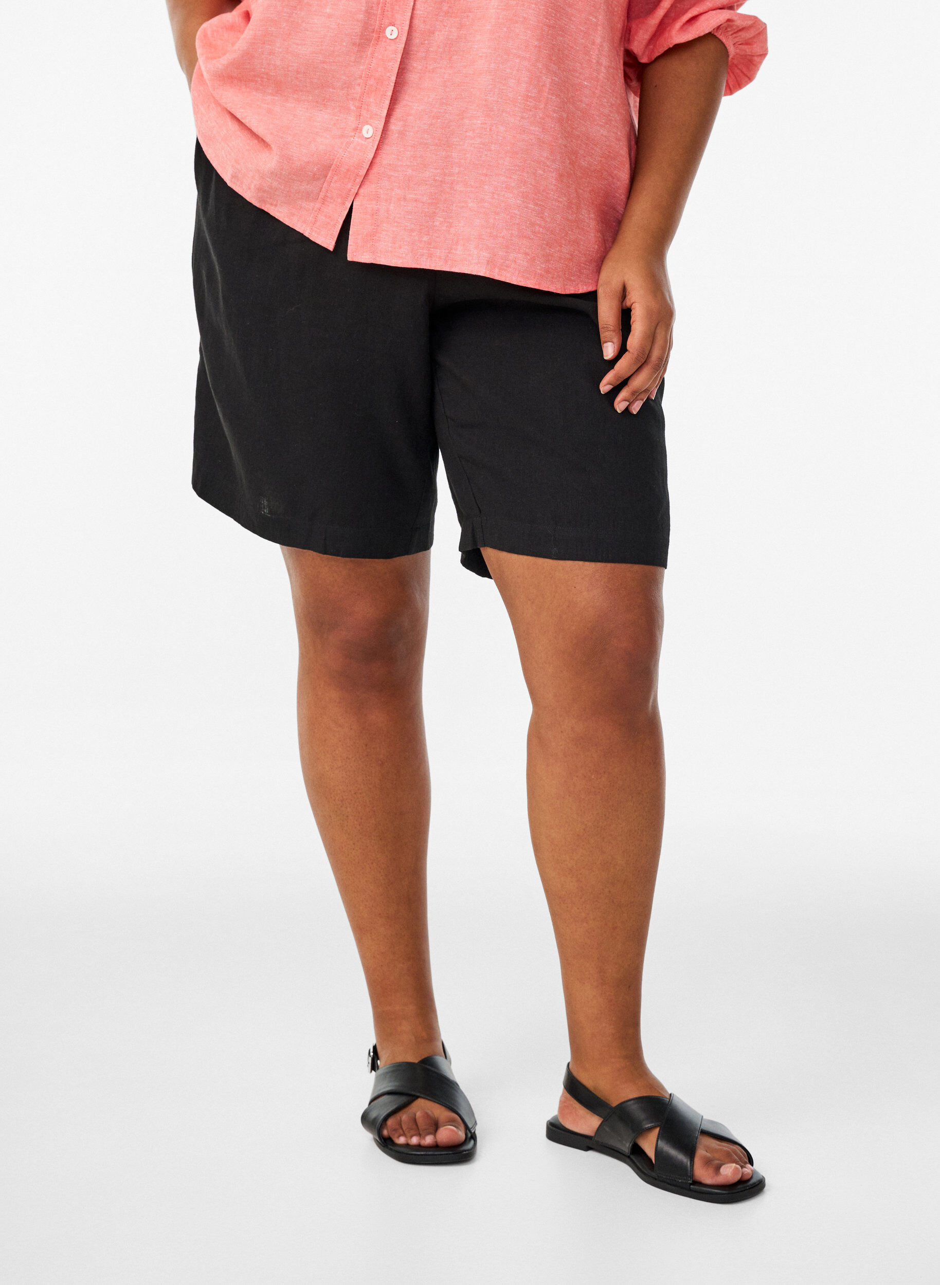 ZizziShorts met hoge taille in linnen en viscose, Zwart, Model image number 3