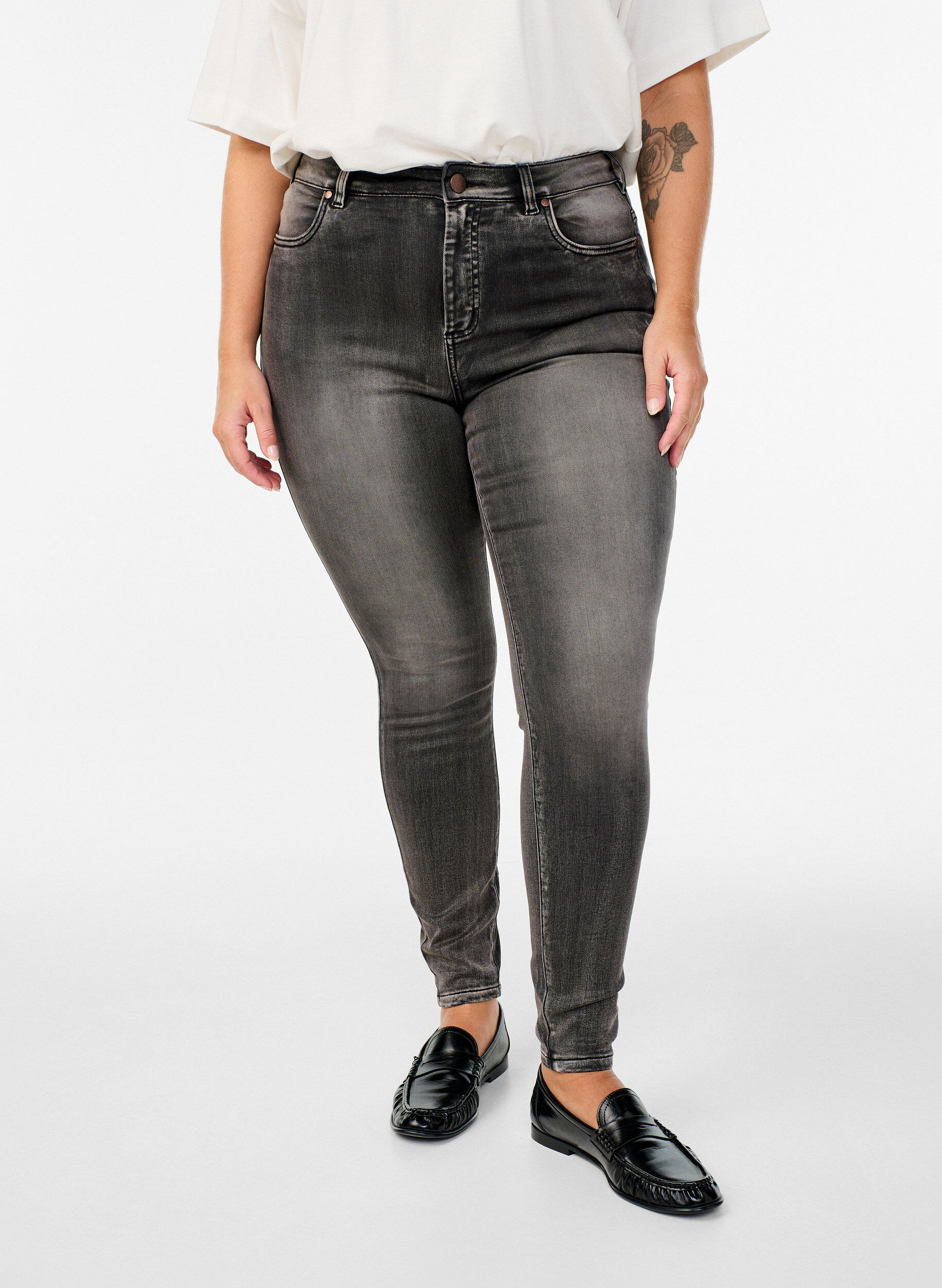 ZizziSuper slim Amy jeans met hoge taille, Grijs, Model image number 2