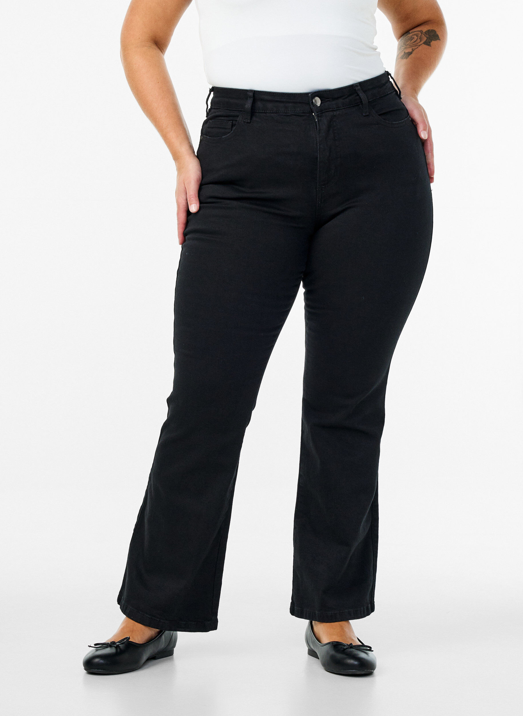 ZizziEllen bootcut jeans met hoge taille, Zwart, Model image number 2