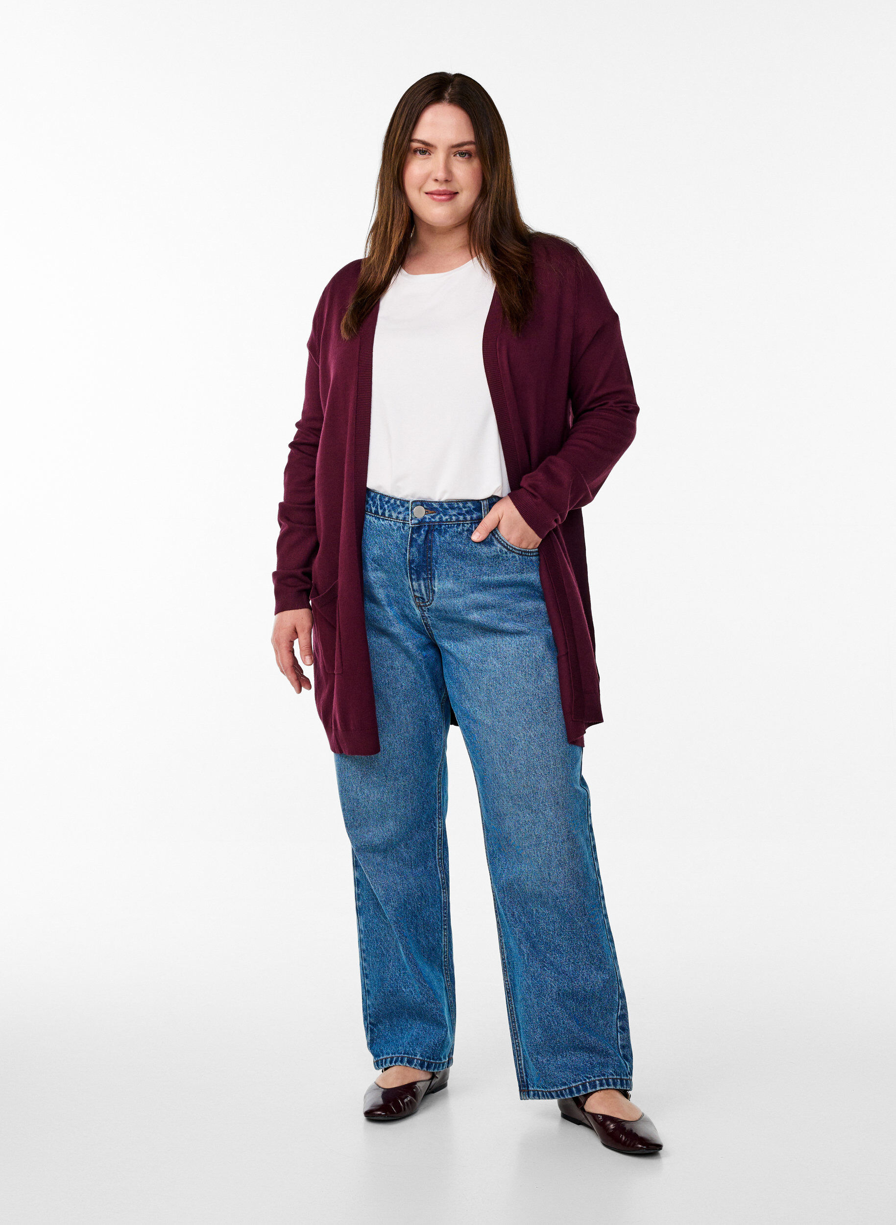 Zizzi Long cardigan tricot&eacute; en m&eacute;lange de viscose, Bordeaux, Model image number 1