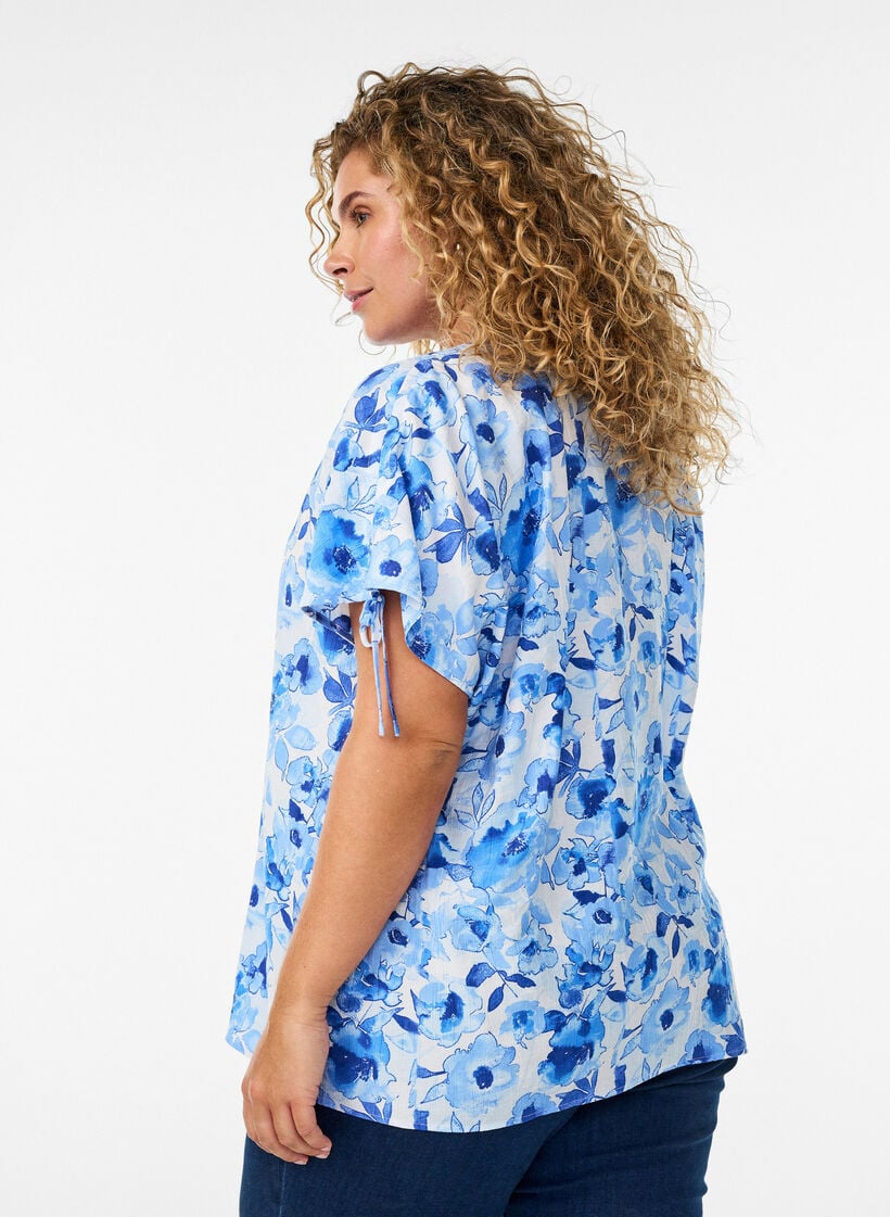 Blouse en viscose avec manches fronc&eacute;es, Bleu, Model image number 2