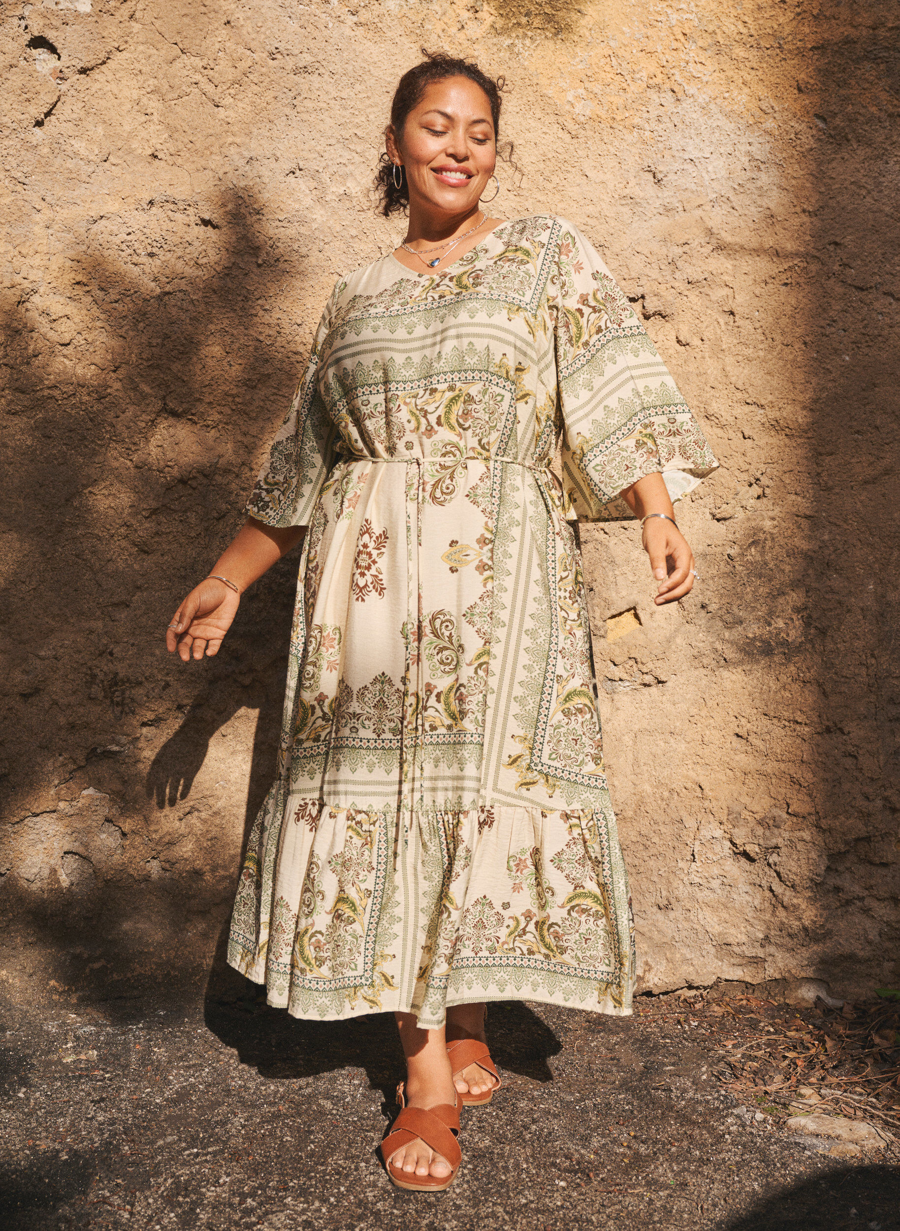 ZizziGedessineerde midi jurk in viscose met strikceintuur, Groen, Image image number 0