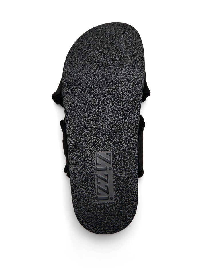 Wide fit - Instapsandaal met ruche details, Black, Packshot