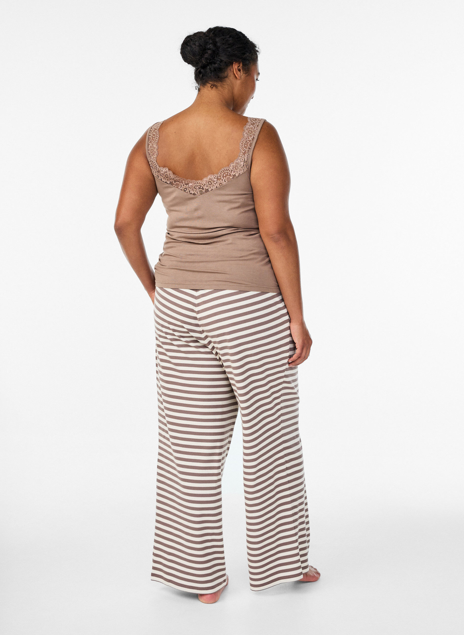 ZizziGestreepte pyjamabroek met een high waist en wijde pijpen, Beige, Model image number 1