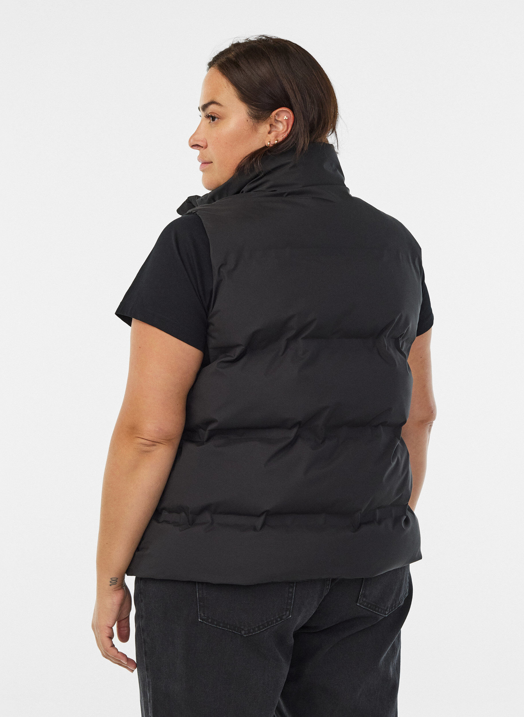 ZizziKorte puffer bodywarmer met hoge kraag, Zwart, Model image number 2