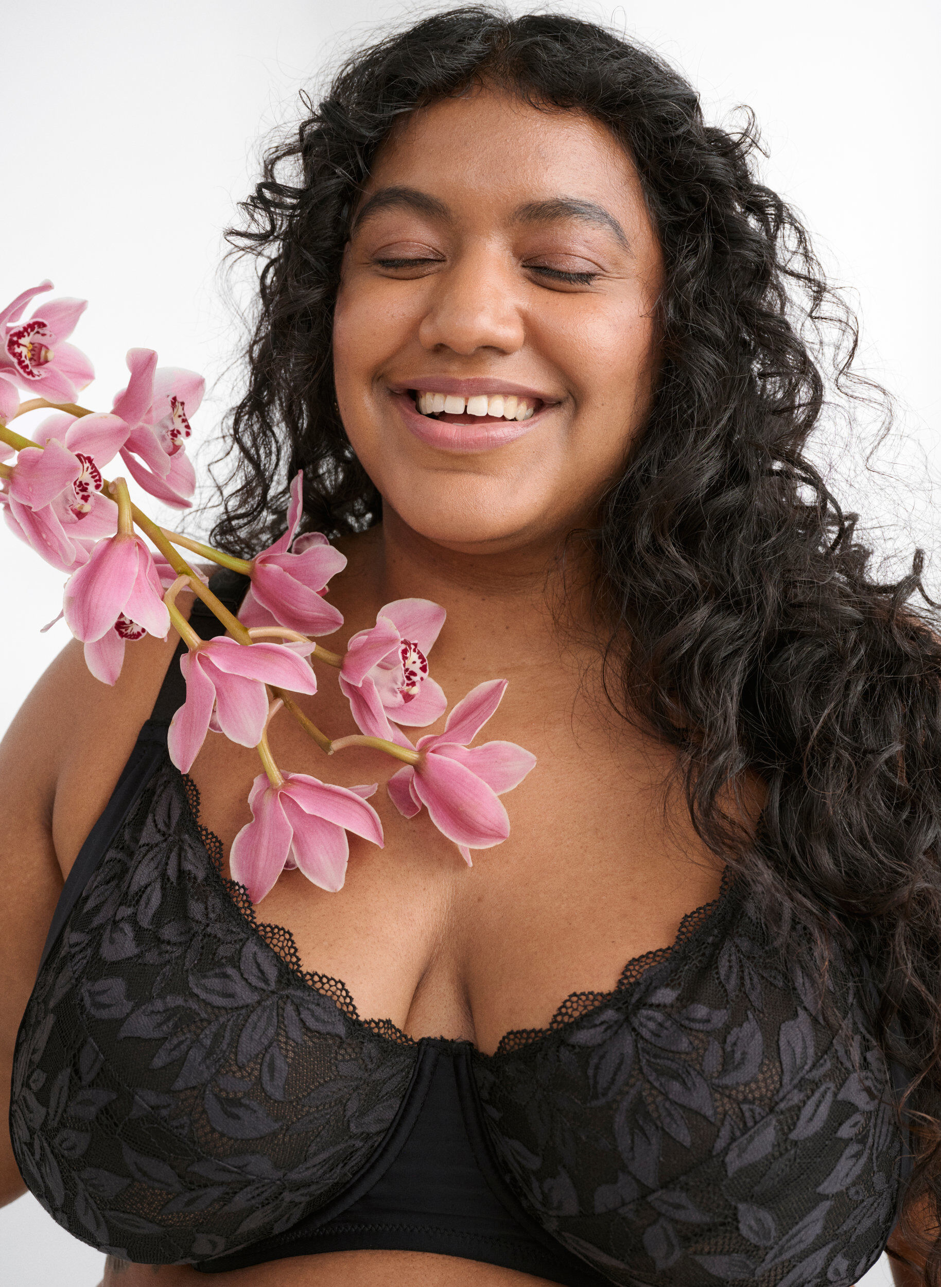 ZizziVolledig dekkende bh met kant, Zwart, Image image number 0