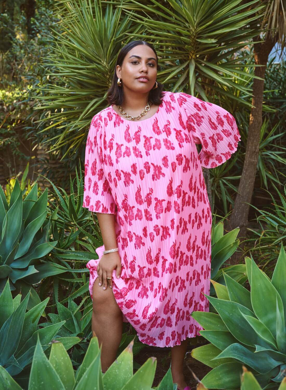 Bedrukte jurk in roze, , Model