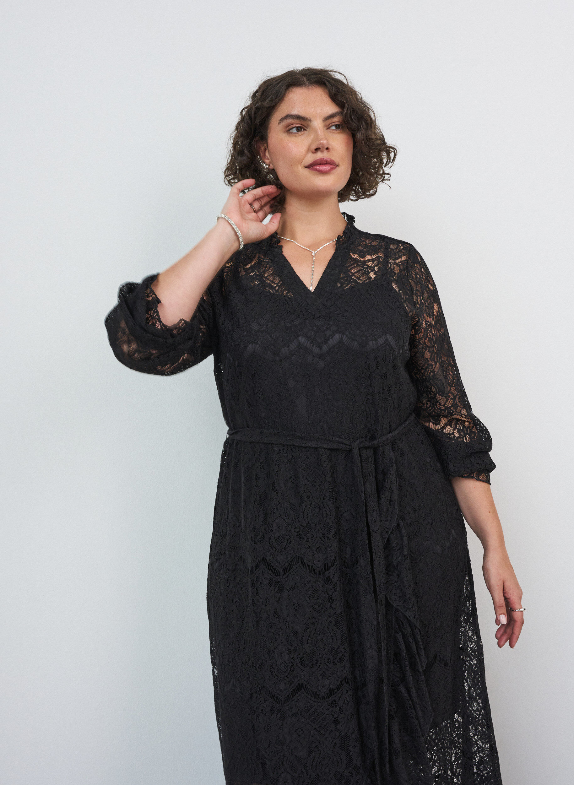 ZizziKanten jurk met wikkelrok en ruches, Zwart, Model image number 2
