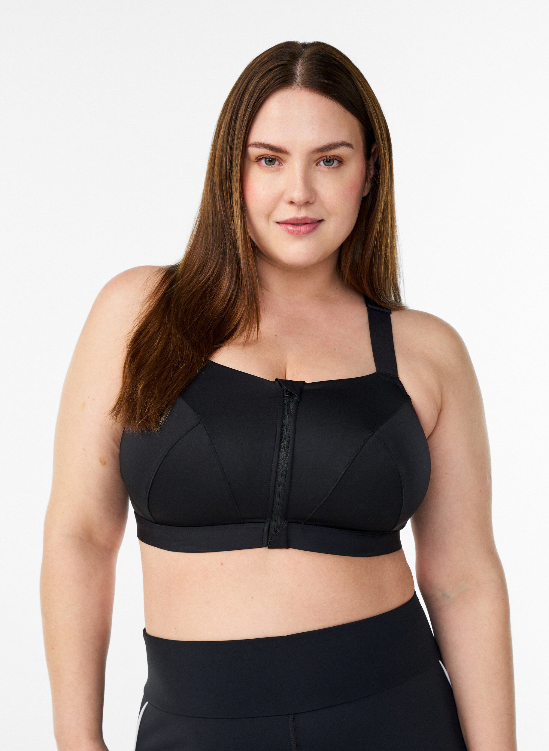 ZizziSportbeha met sluiting aan de voorkant en goede ondersteuning, Zwart, Model image number 0