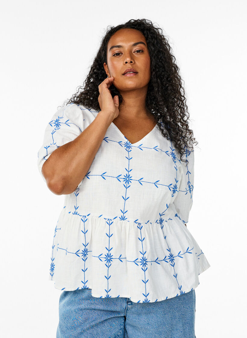Blouse met korte mouwen, V-hals en borduurwerk, B.White Daphne Emb., Model