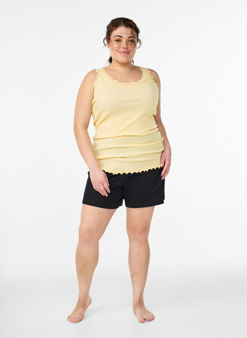 Top met kanten afwerking, Geel, Model image number 1