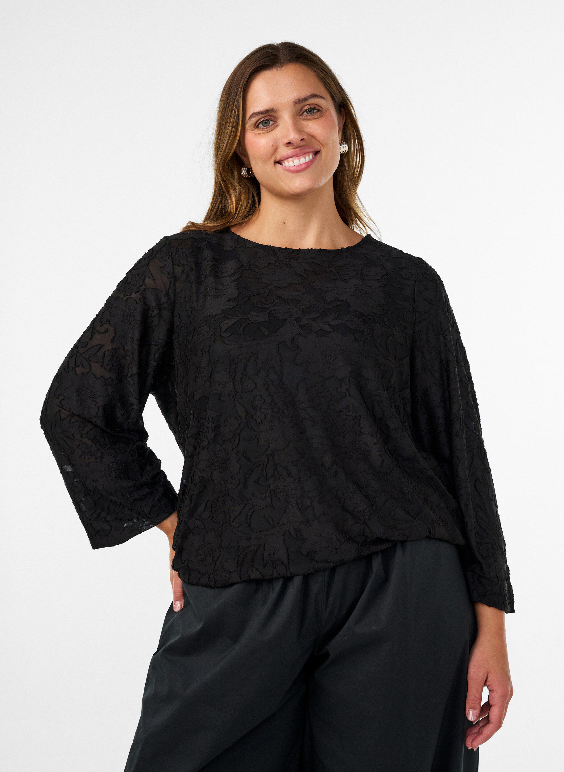 Doorschijnende blouse met bloemenstructuur en lange mouwen, Zwart, Model
