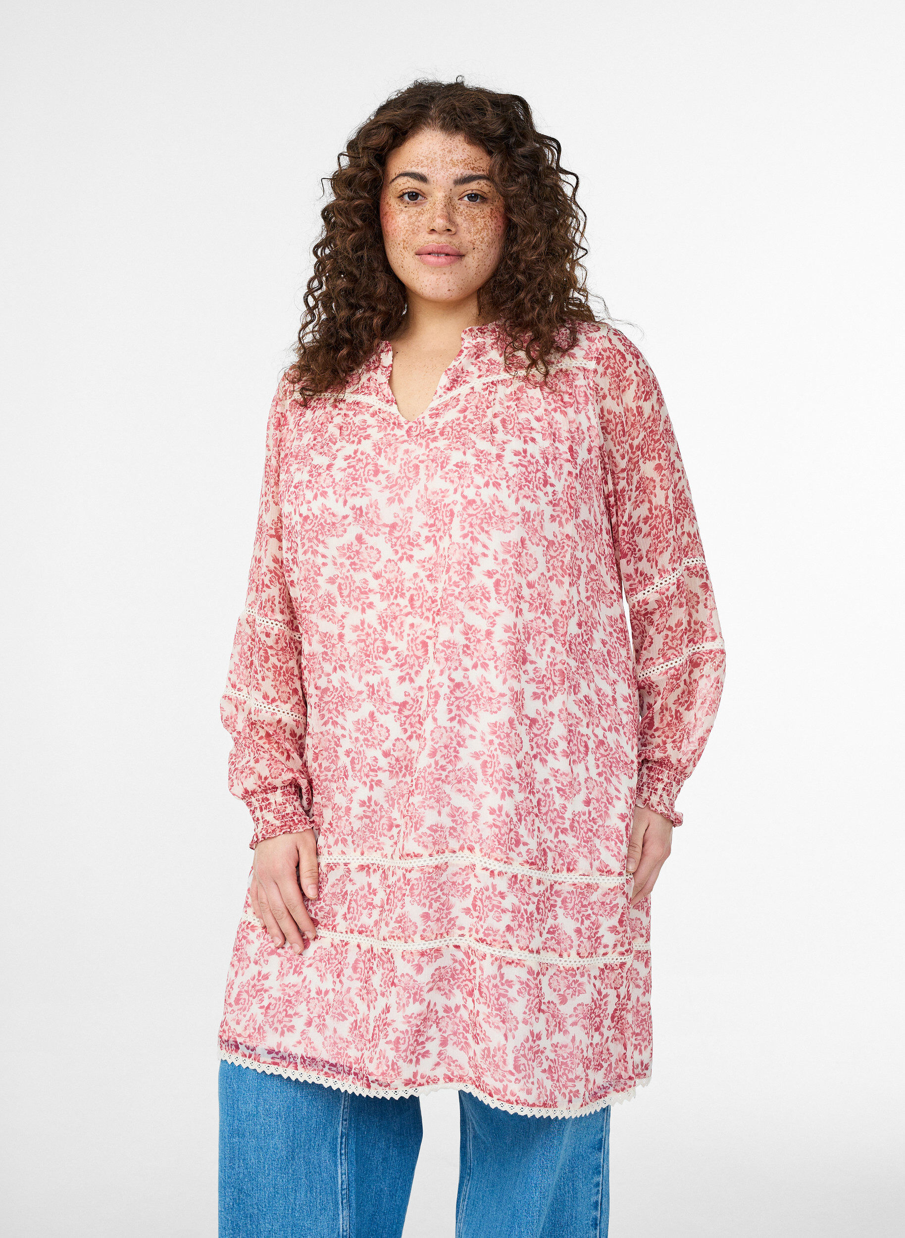 ZizziKorte chiffonjurk met gehaakte details, Roze, Model image number 2