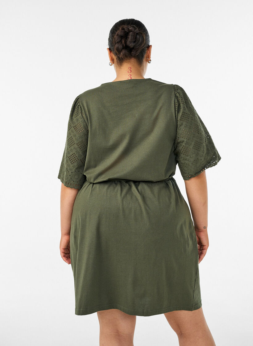 Katoenen jurk met broderie anglaise mouwen en een strik in de taille, Groen, Model image number 2