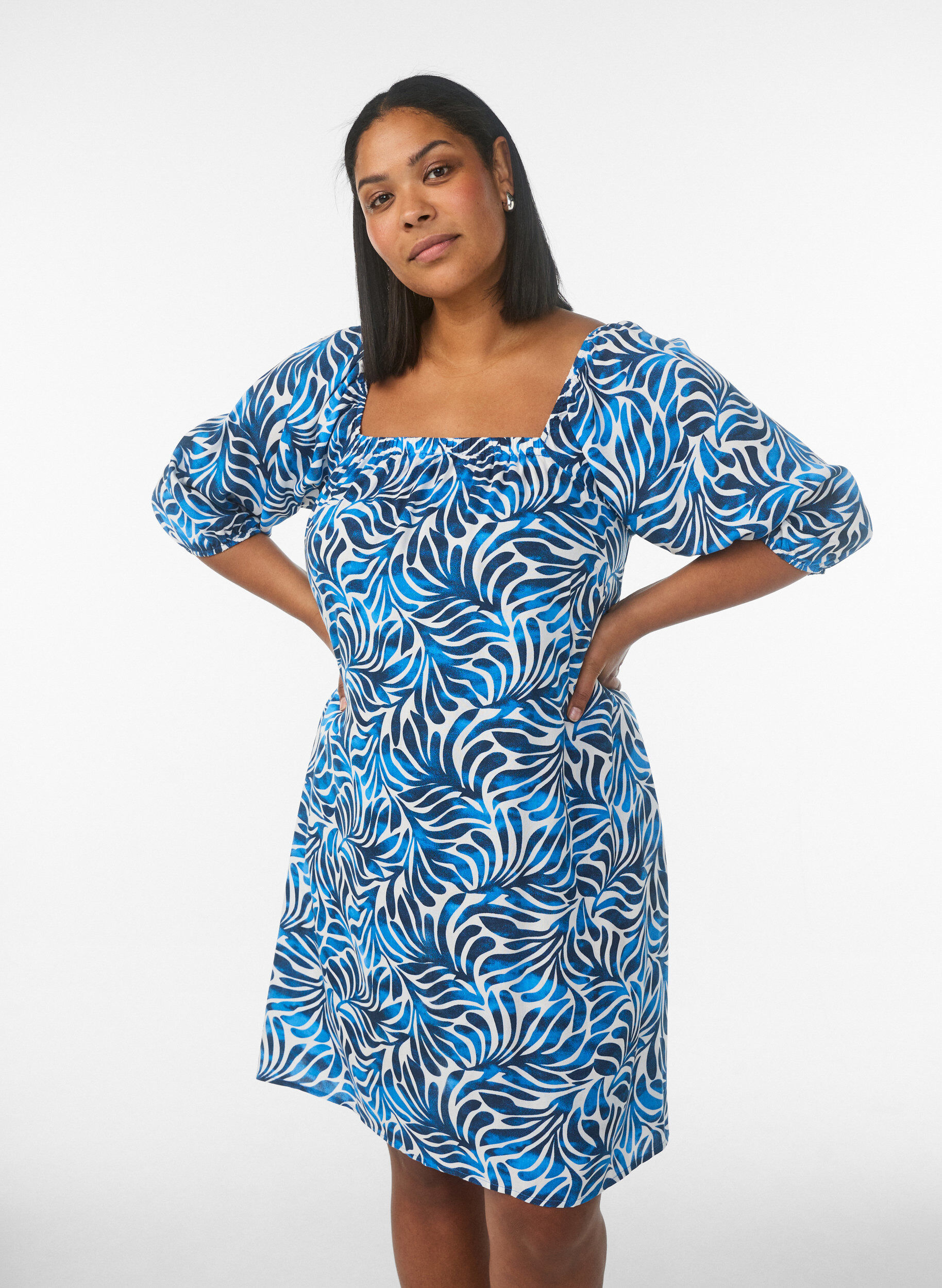 Strandjurk in viscose met print, Blauw, Model