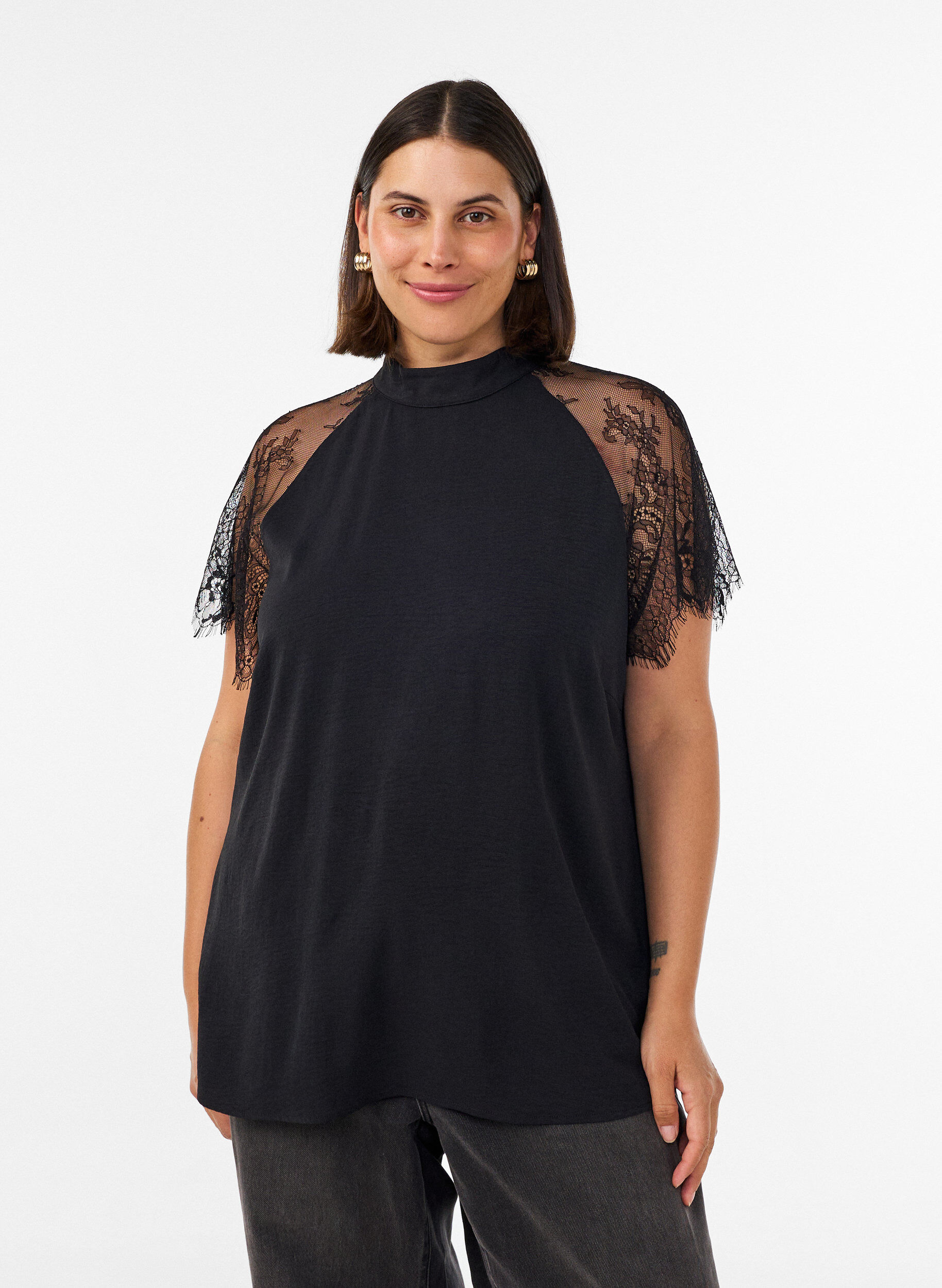 Blouse met korte kanten mouwen en hoge hals, Zwart, Model