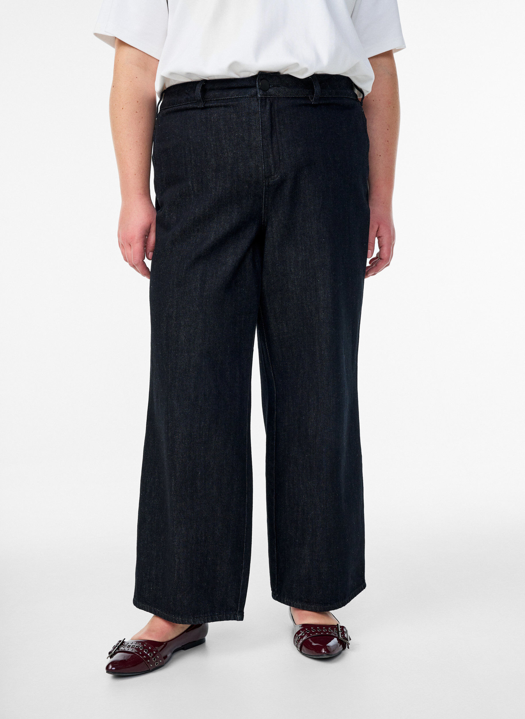 ZizziWide fit jeans met een zachte, geborstelde binnenkant, Zwart, Model image number 2