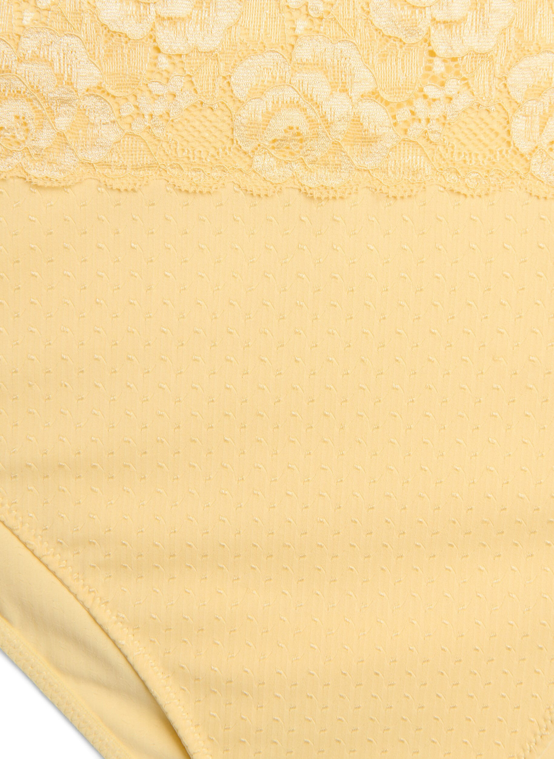 ZizziTai-slips met dobbystructuur en kanten afwerking, Geel, Packshot image number 2