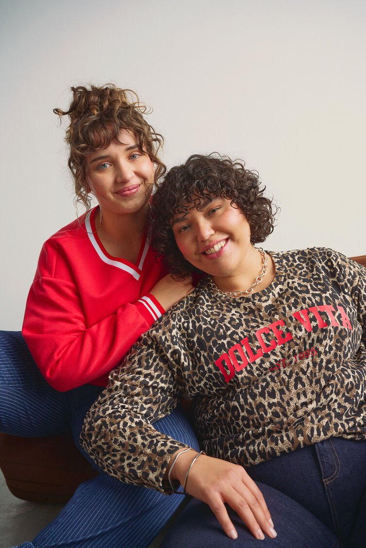 Luipaard en rode kleuren, , Model