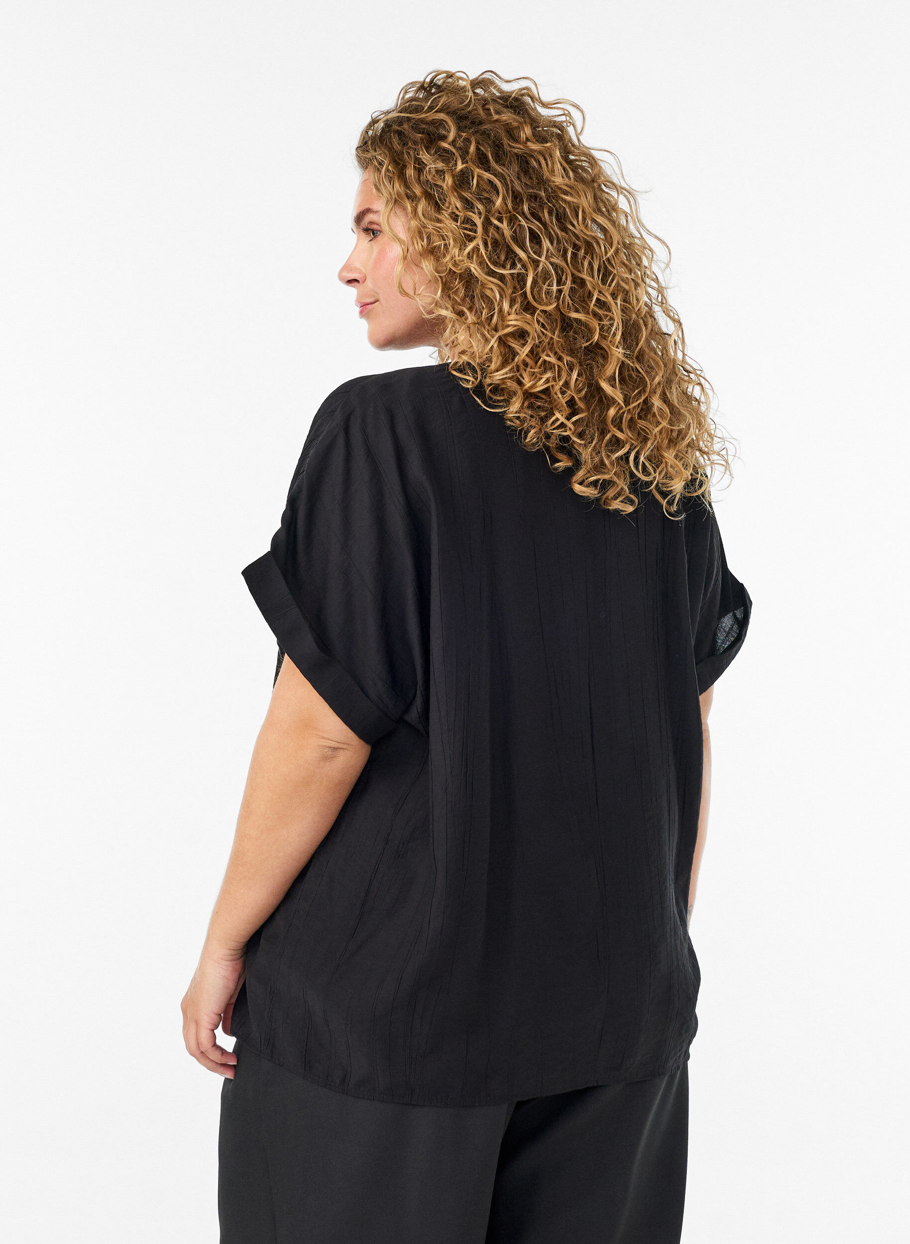 ZizziViscose blouse met knoopjes en textuur, Zwart, Model image number 2