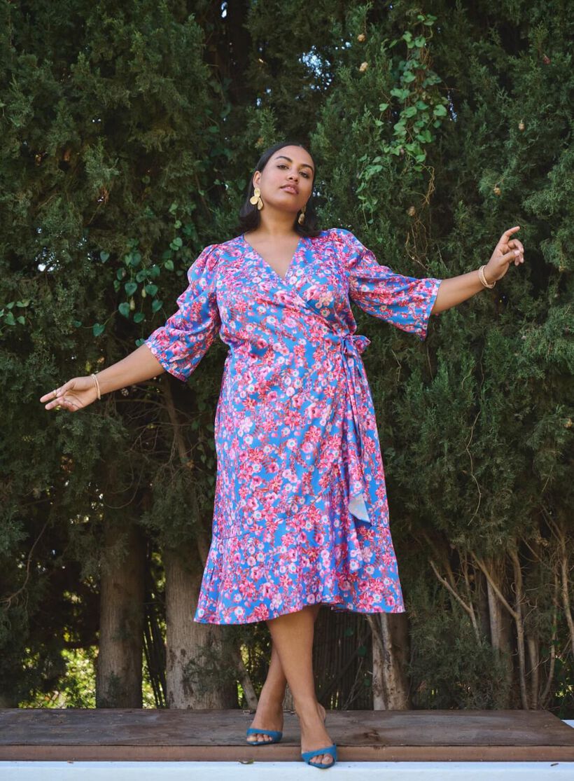Wikkeljurk met bloemen, , Model