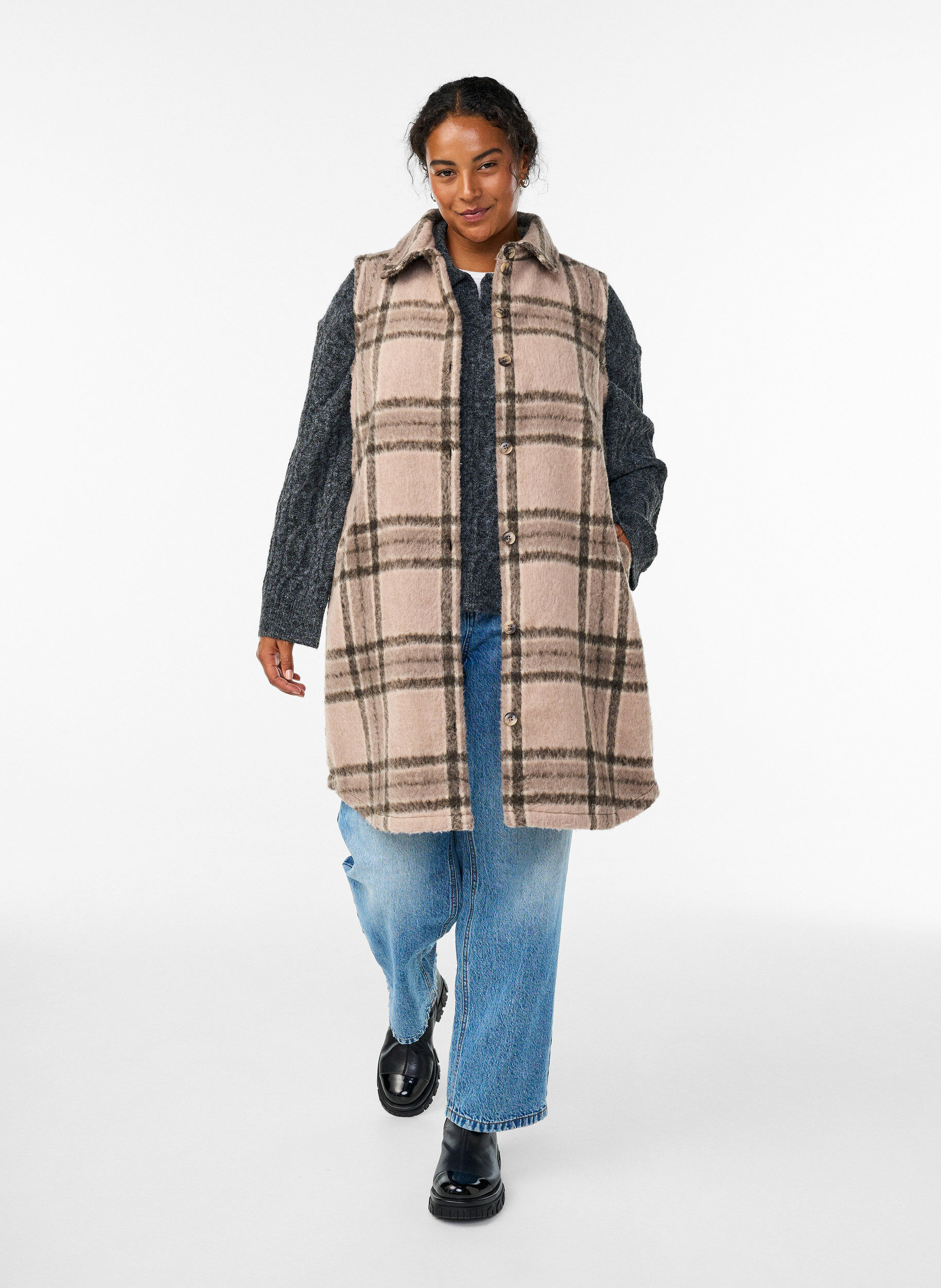 ZizziLange geruite vest in geborstelde kwaliteit, Beige, Model image number 1