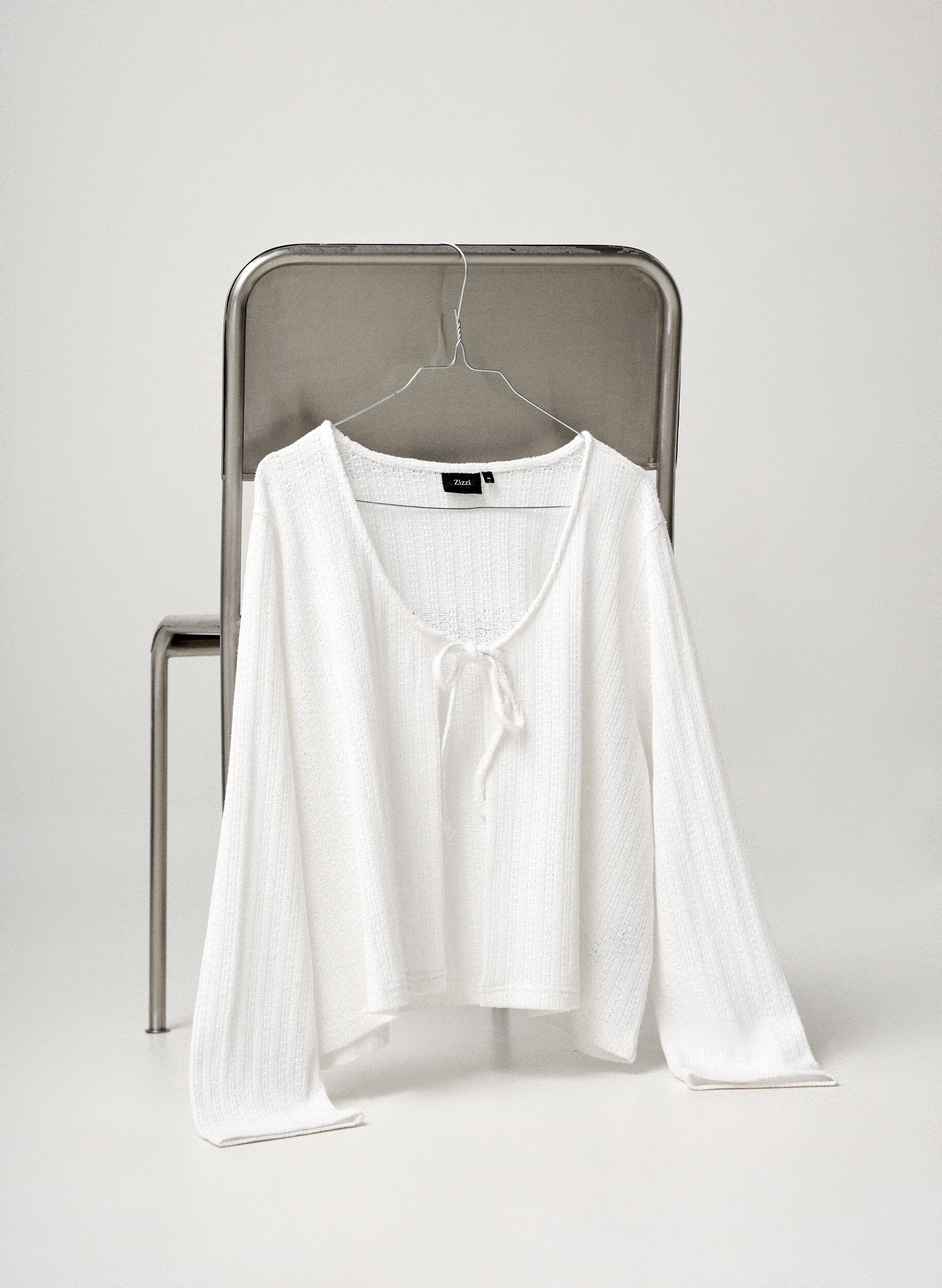 Zizzi Cardigan en jersey textur&eacute; &agrave; nouer sur le devant, Blanc, Image image number 0