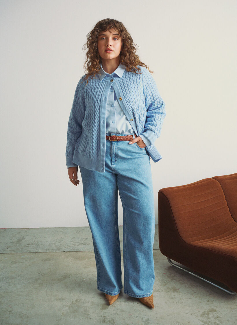 Kabelgebreid vest met gouden knopen, Blauw, Image image number 0