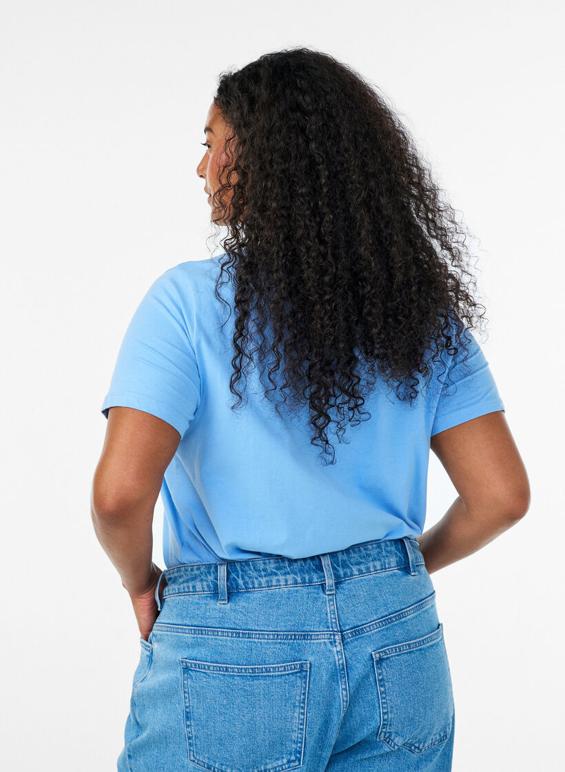 Basic t-shirt in effen kleur met katoen, Blauw, Model image number 2