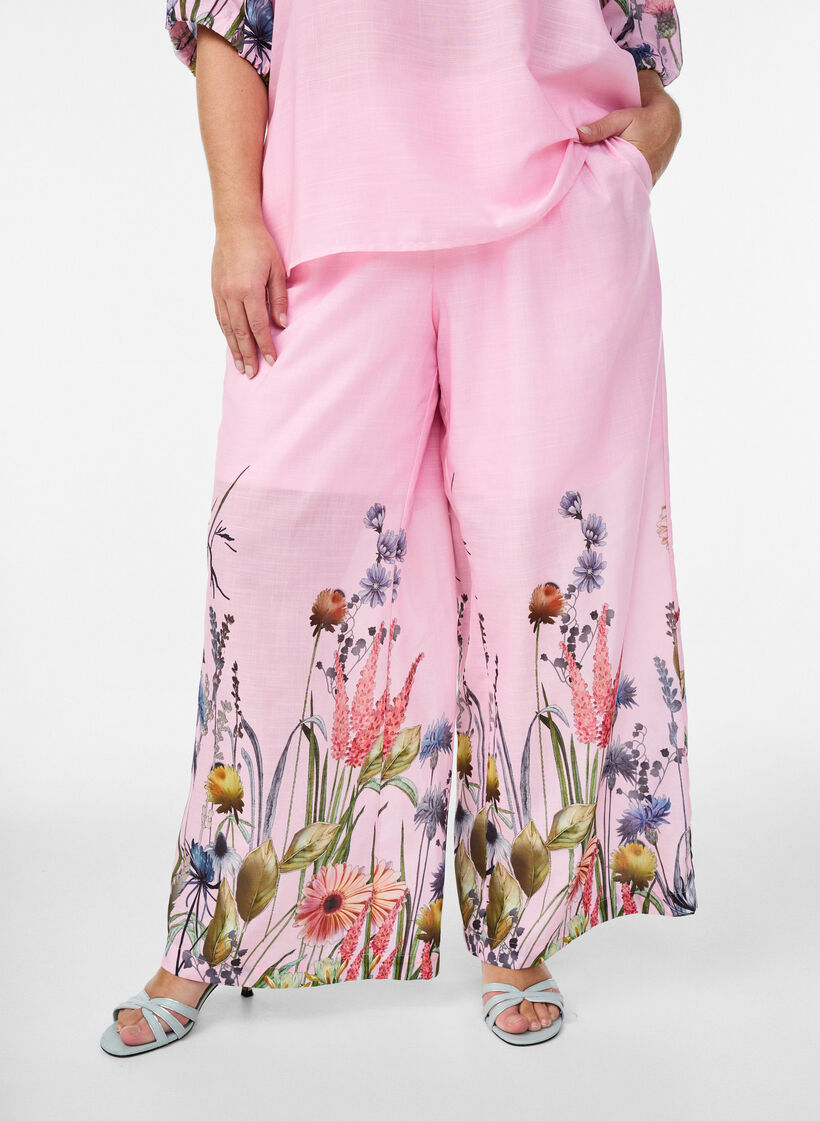 Broek met bloemenprint en wijde pijpen, Roze, Model