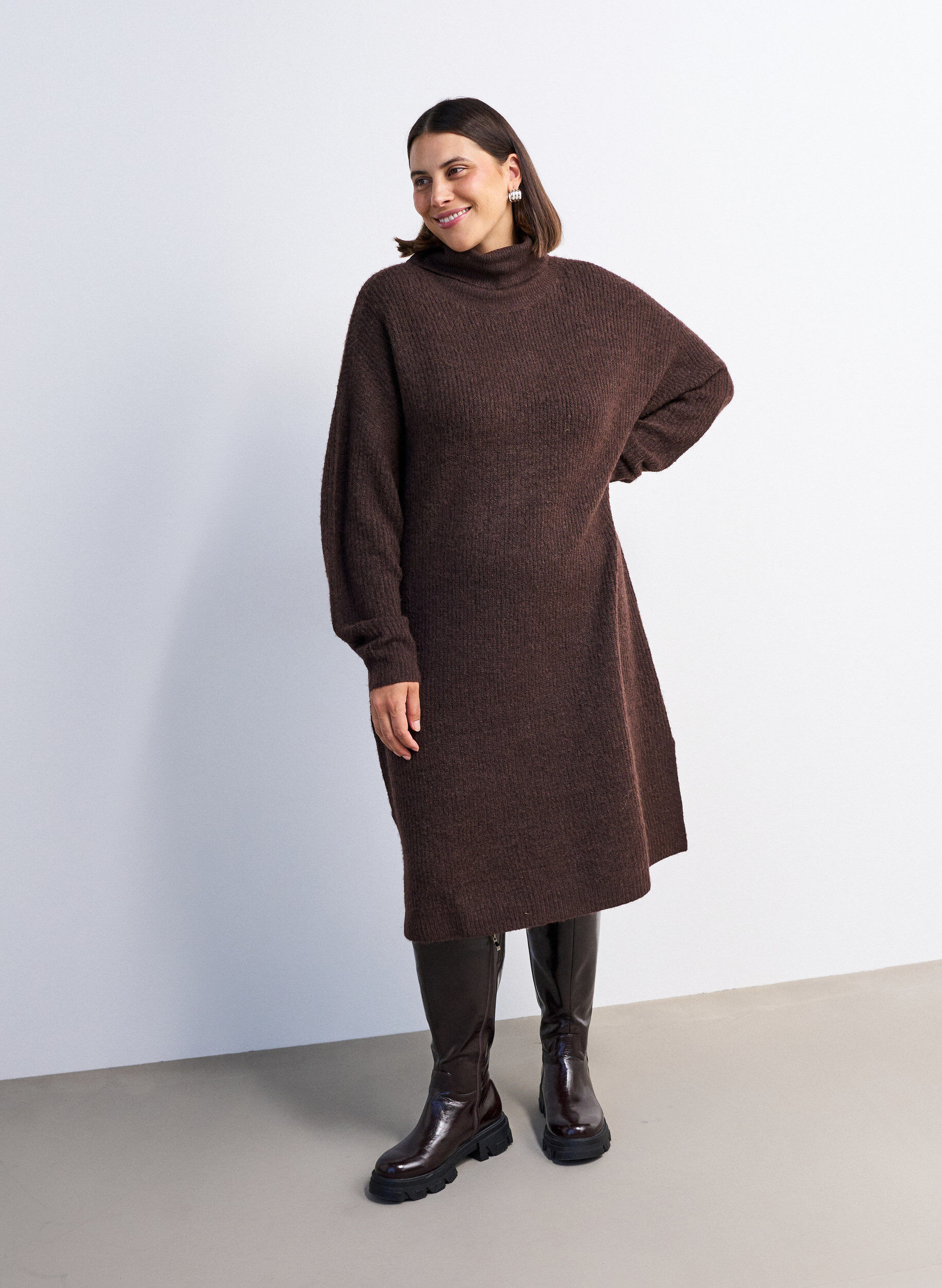 Gebreide jurk met col, Bruin, Model