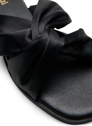 ZizziWide fit - Slip-in met gekruiste satijnen bandjes, Zwart, Packshot image number 3