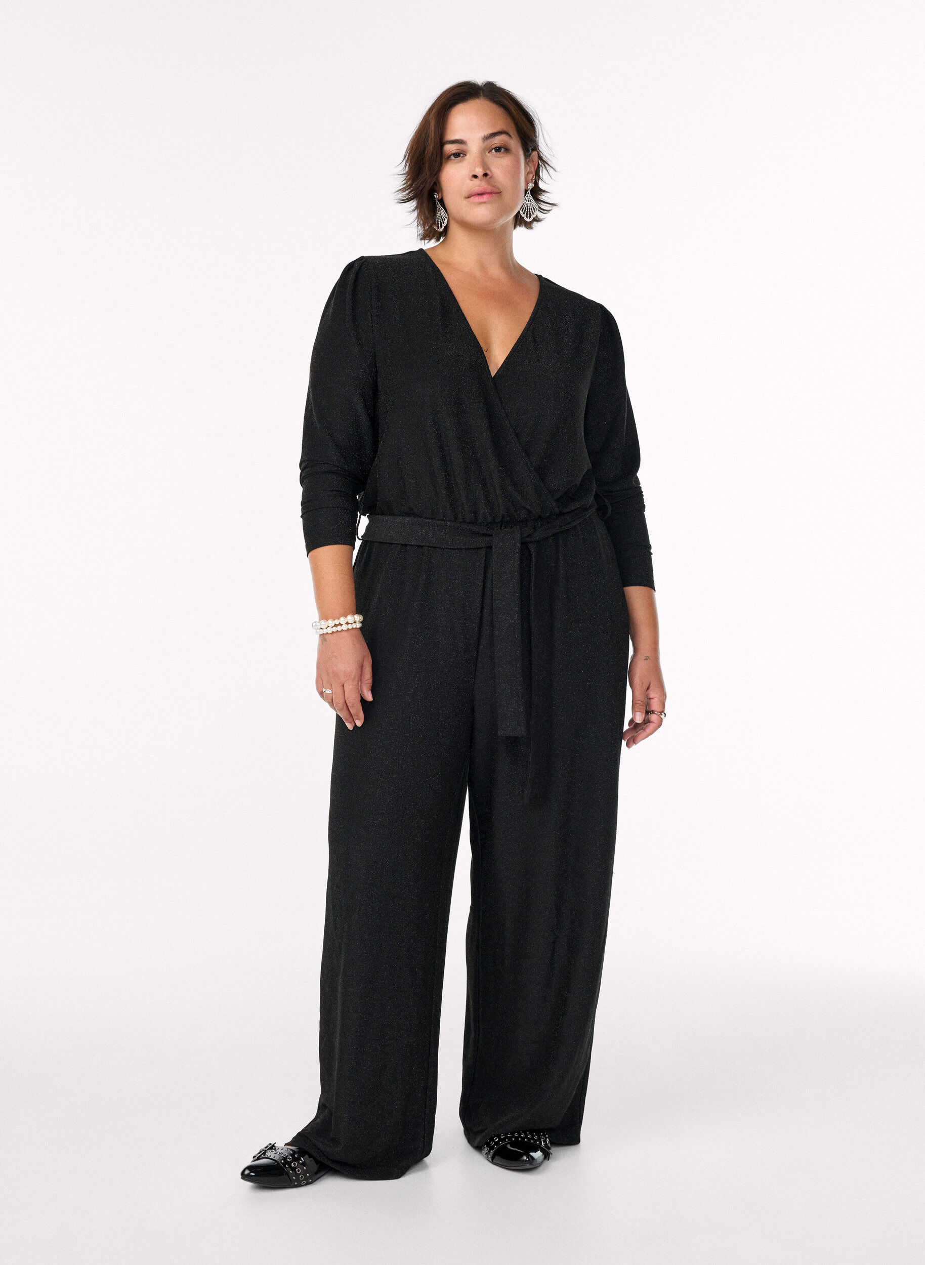Jumpsuit met glitter en strikceintuur, Zwart, Model