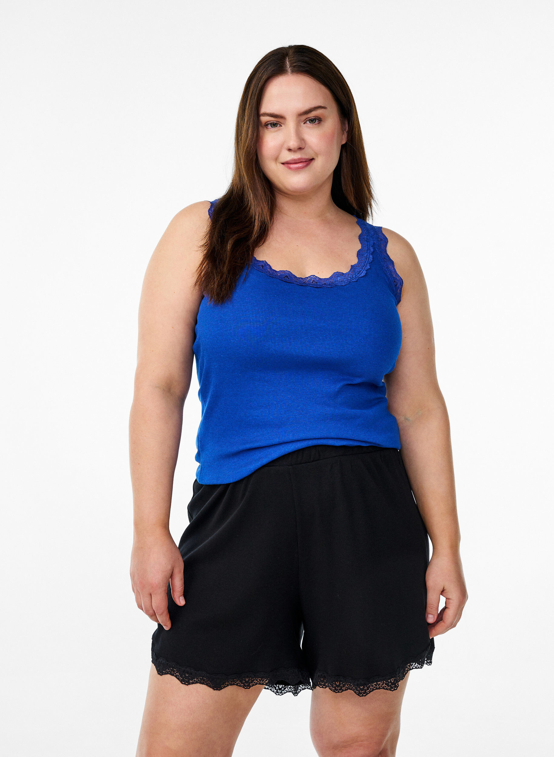 Lichte nachtshorts met ribde structuur en kanten afwerking, Zwart, Model