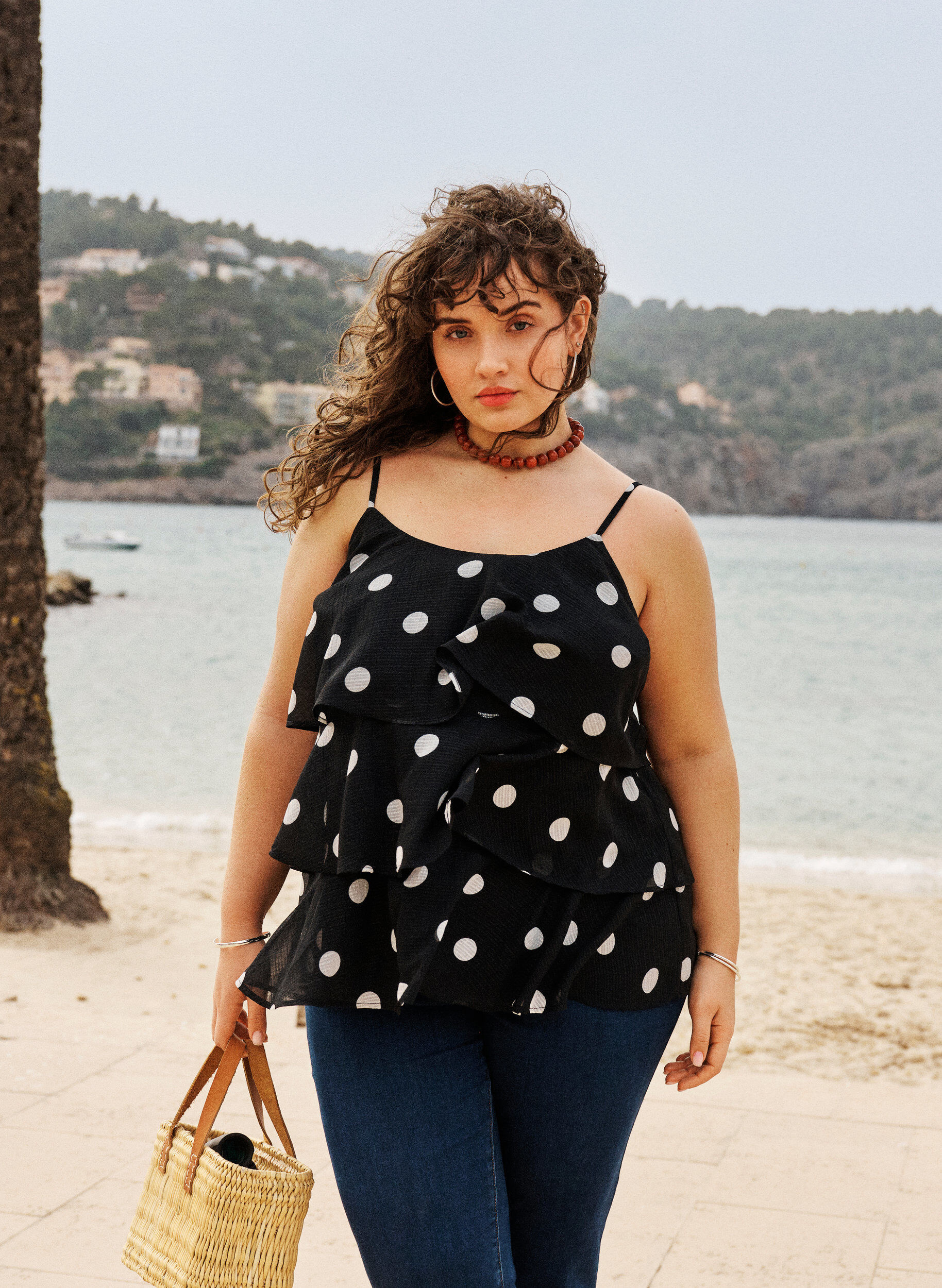 ZizziGelaagde top met ruches en spaghettibandjes, Zwart, Image image number 0