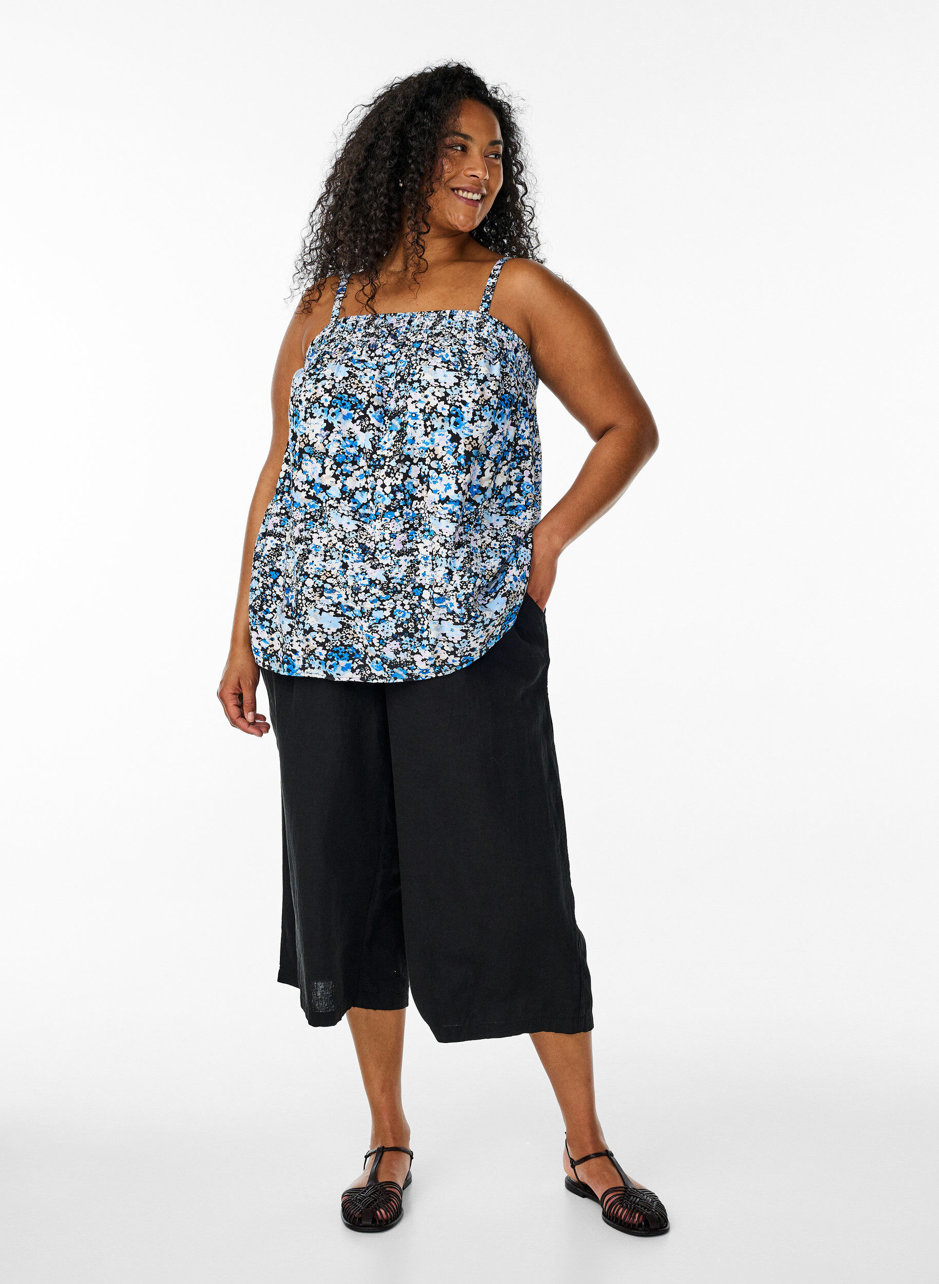 ZizziViscose top met smalle bandjes, Zwart, Model image number 1