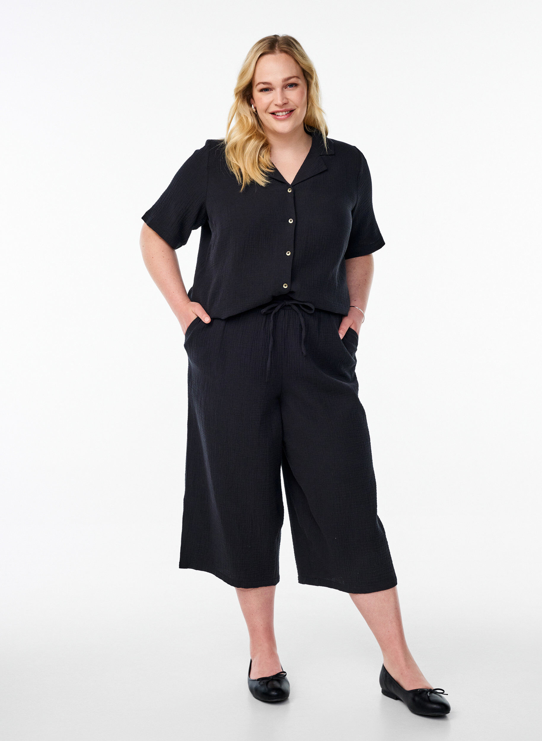 Culotte broek met een hoge taille, Zwart, Model