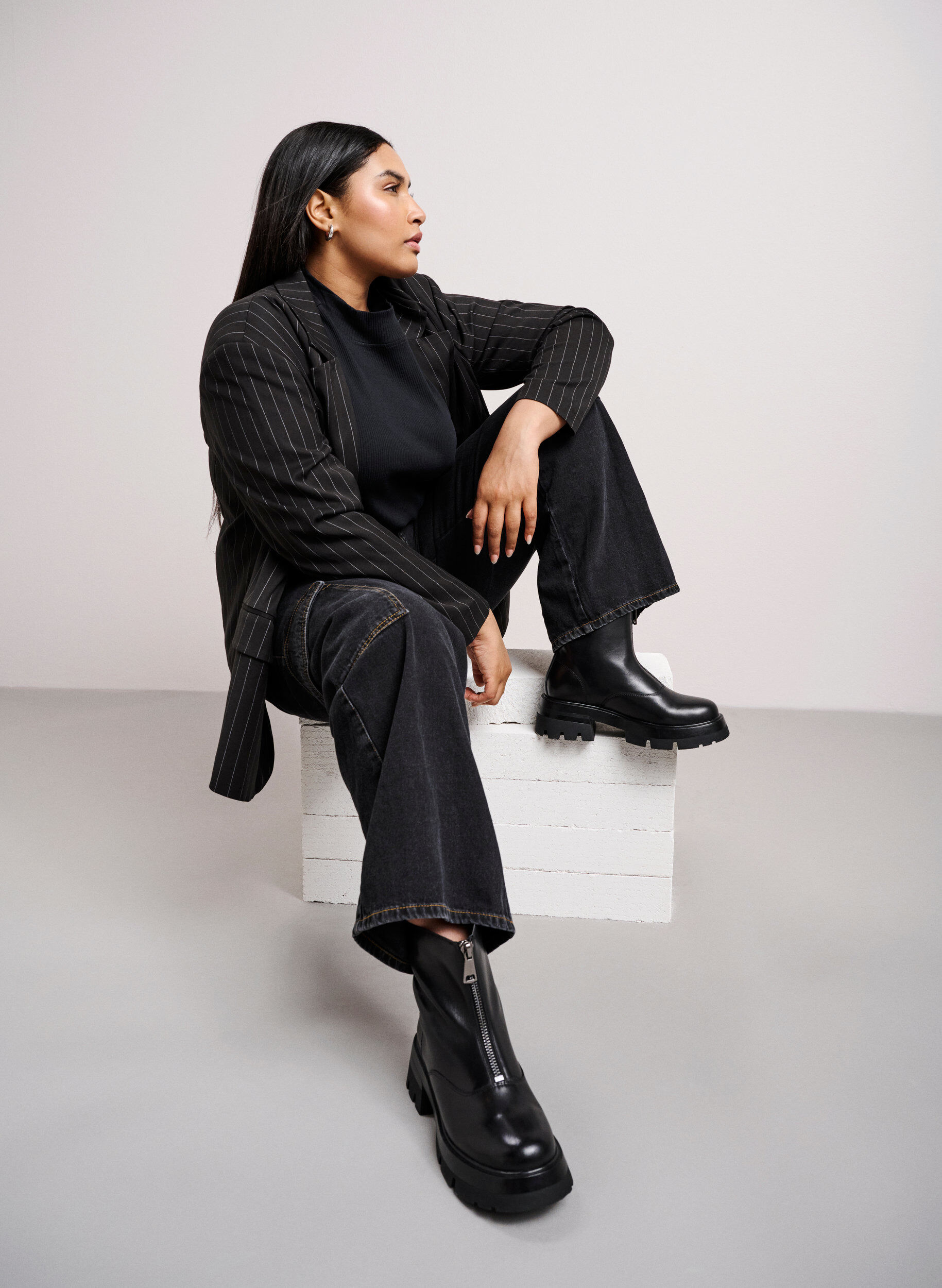 ZizziKorte brede leren laars met rits, Black, Image image number 0