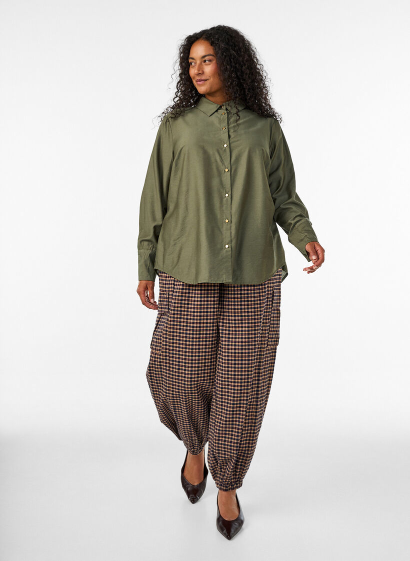 Viscose shirt met gouden knopen, Groen, Model image number 1