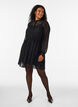 Chiffonjurk met guipure kant en empire-lijn, Zwart, Model image number 1