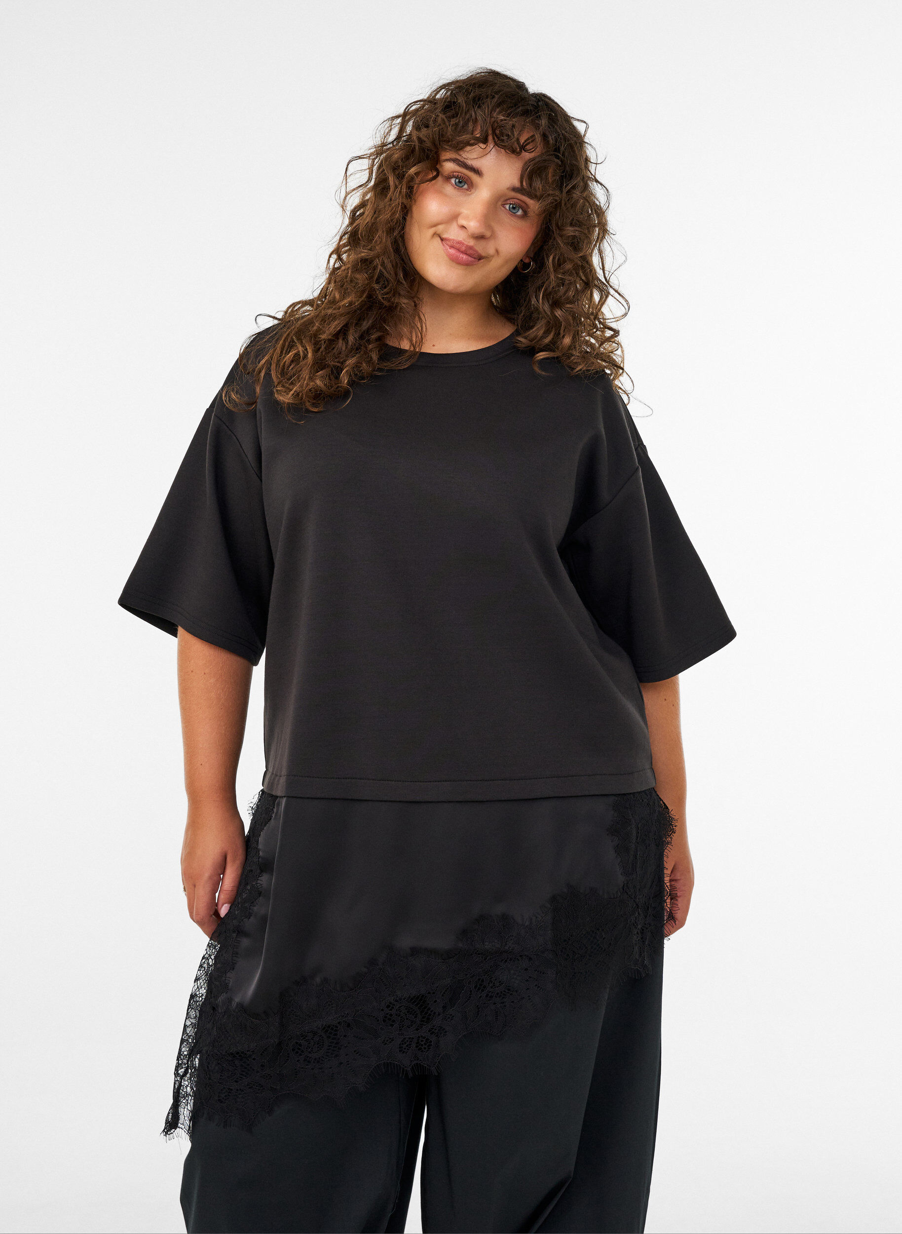 Jersey blouse met gelaagde look en kant, Zwart, Model