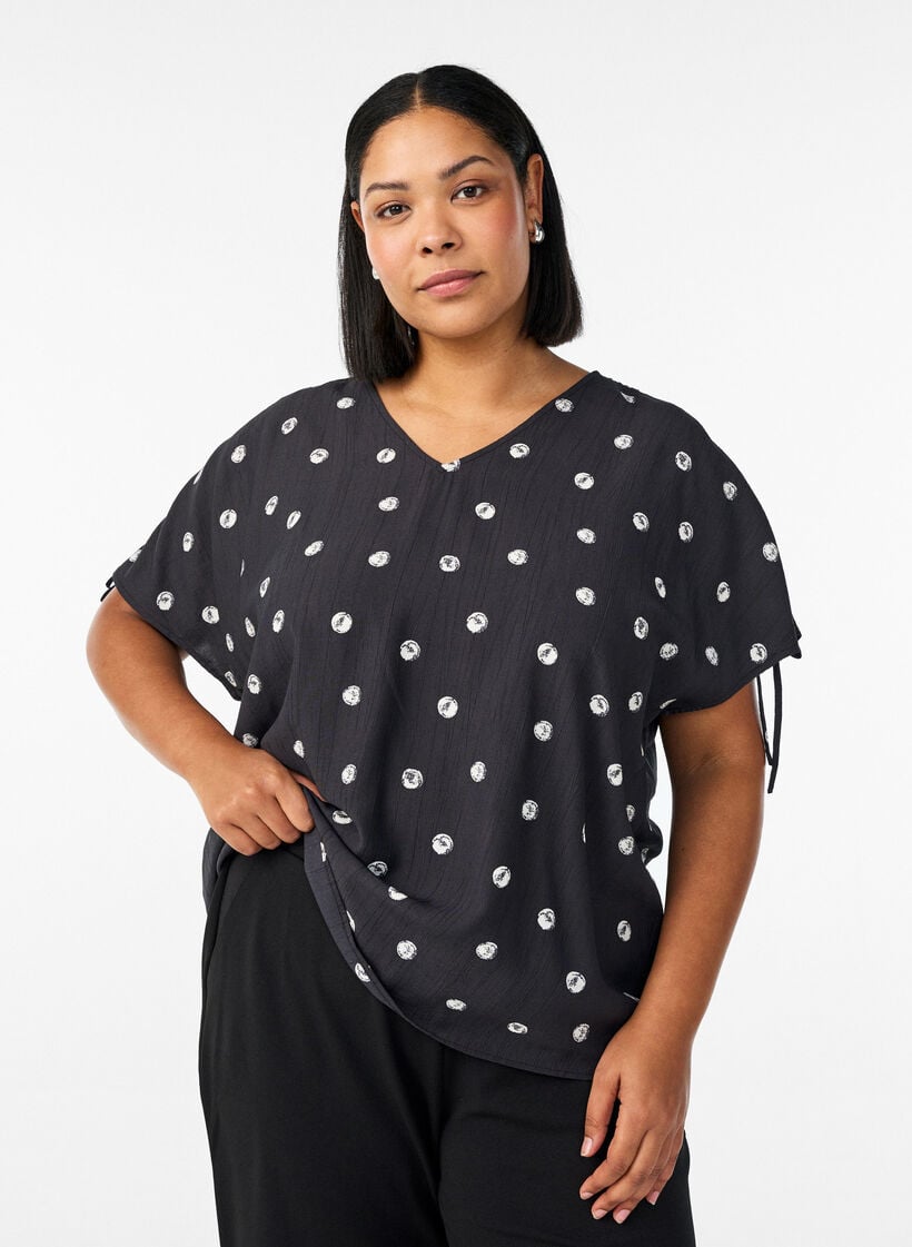 Blouse en viscose avec manches fronc&eacute;es, Noir, Model image number 0