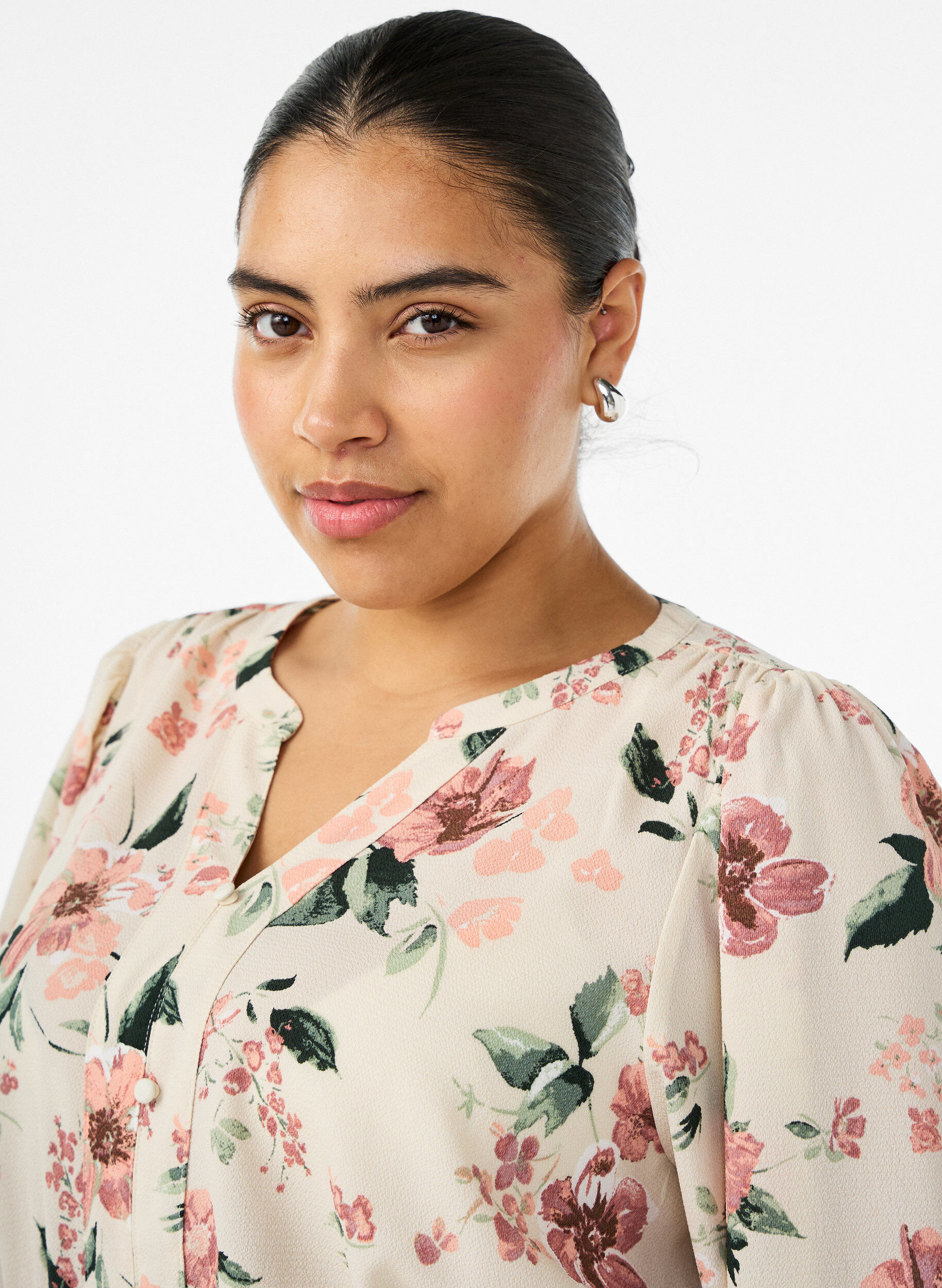 ZizziMidi-jurk met smock en decoratieve knopen, Beige, Model image number 2