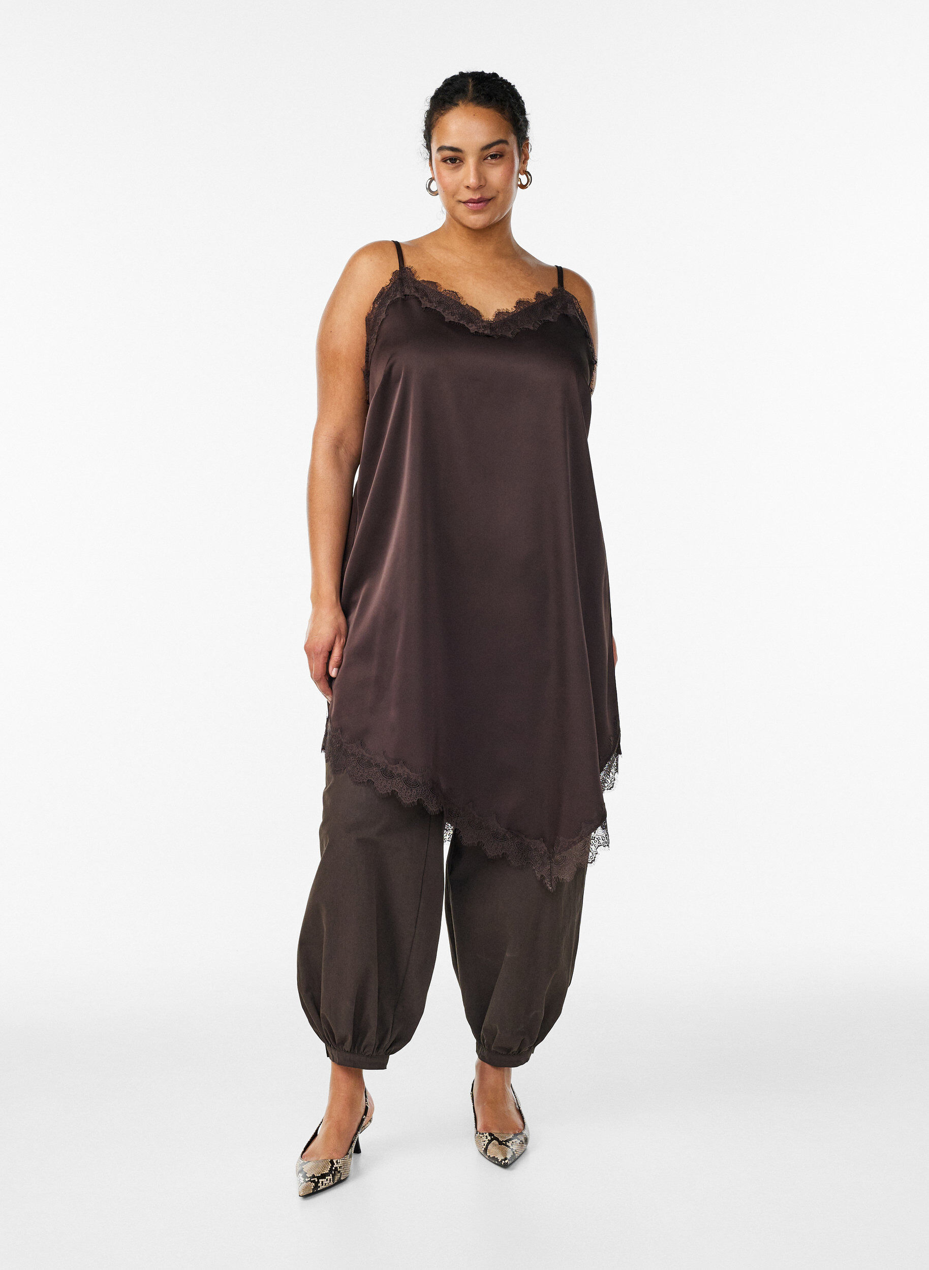 ZizziSatinlook jurk met kanten afwerking, Bruin, Model image number 1