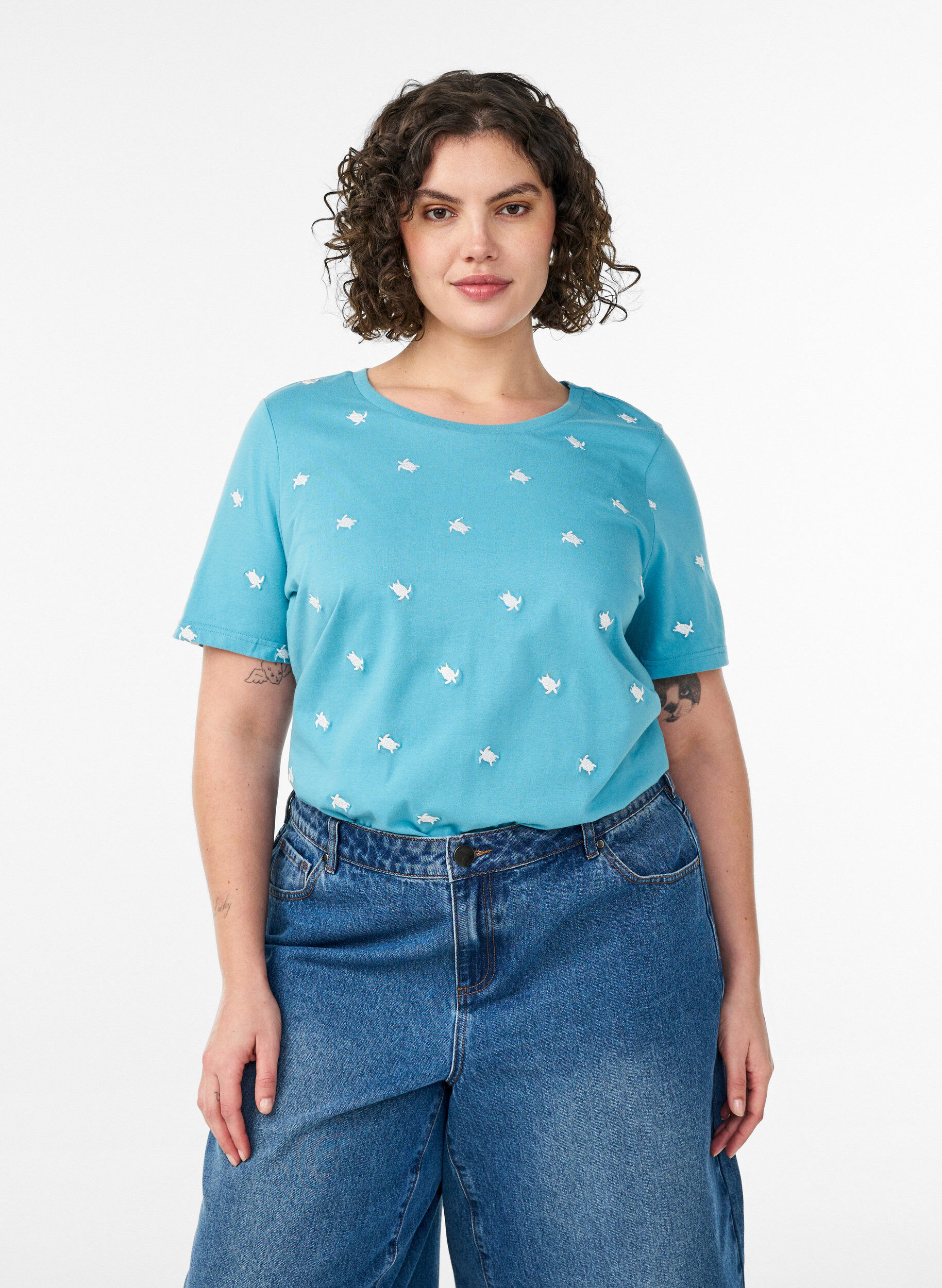 T-shirt in biologisch katoen met geborduurde motieven, Blauw, Model