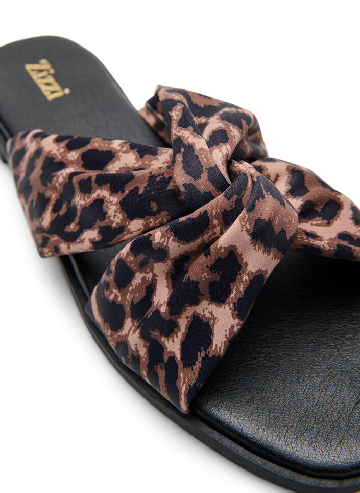 Wide fit - Slip-in met gekruiste satijnen bandjes, Leopard AOP, Packshot