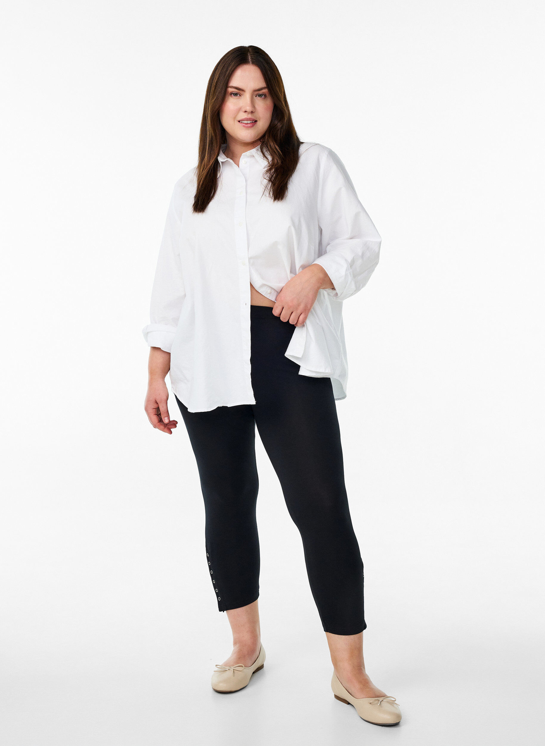 ZizziEen 3/4 legging met knopen, Zwart, Model image number 1