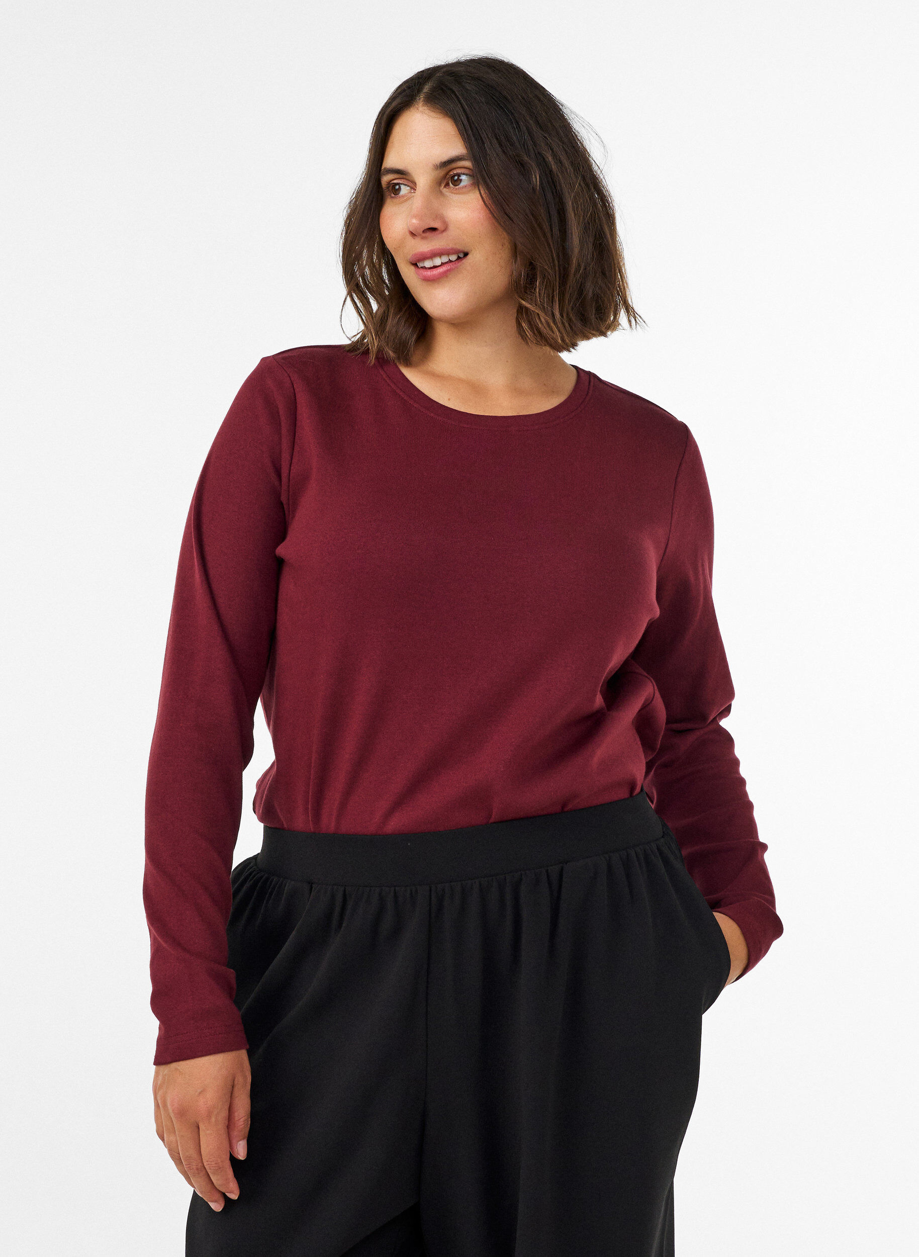 Basic T-shirt met lange mouwen en ronde hals, Rood, Model