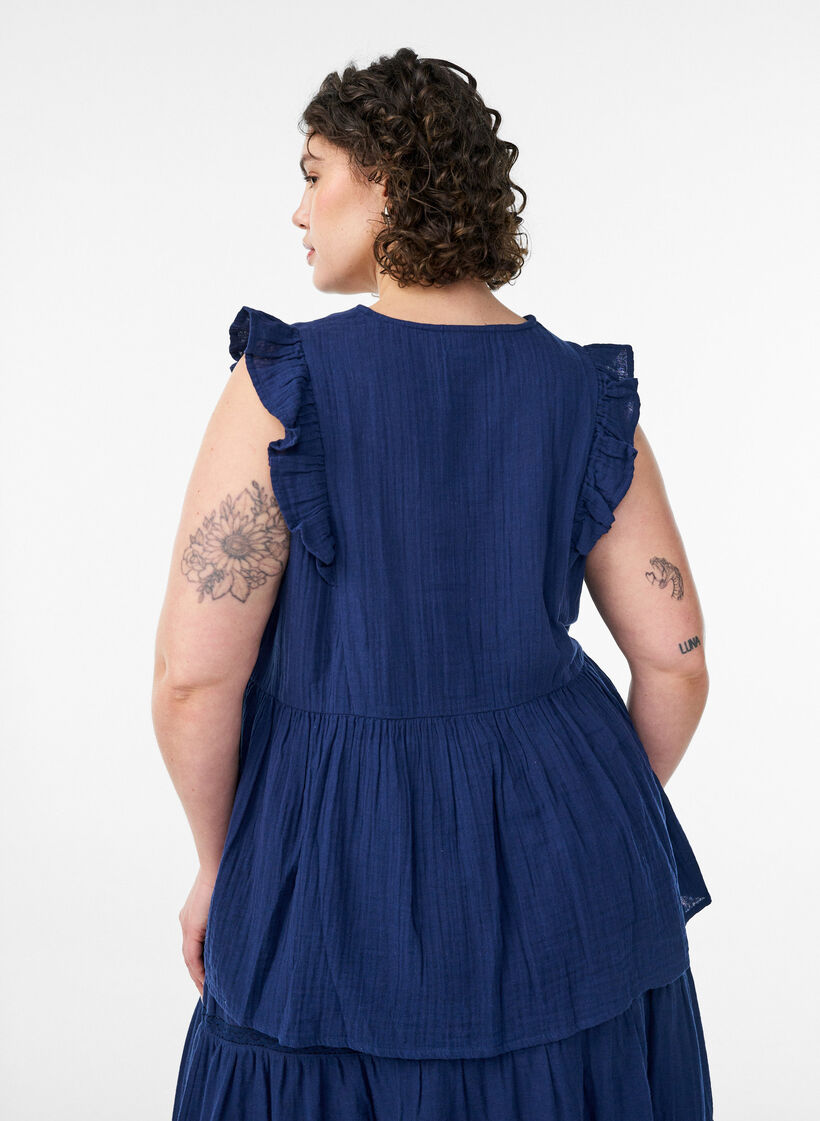 Mouwloze blouse van katoen mousseline met ruches, Blauw, Model image number 2